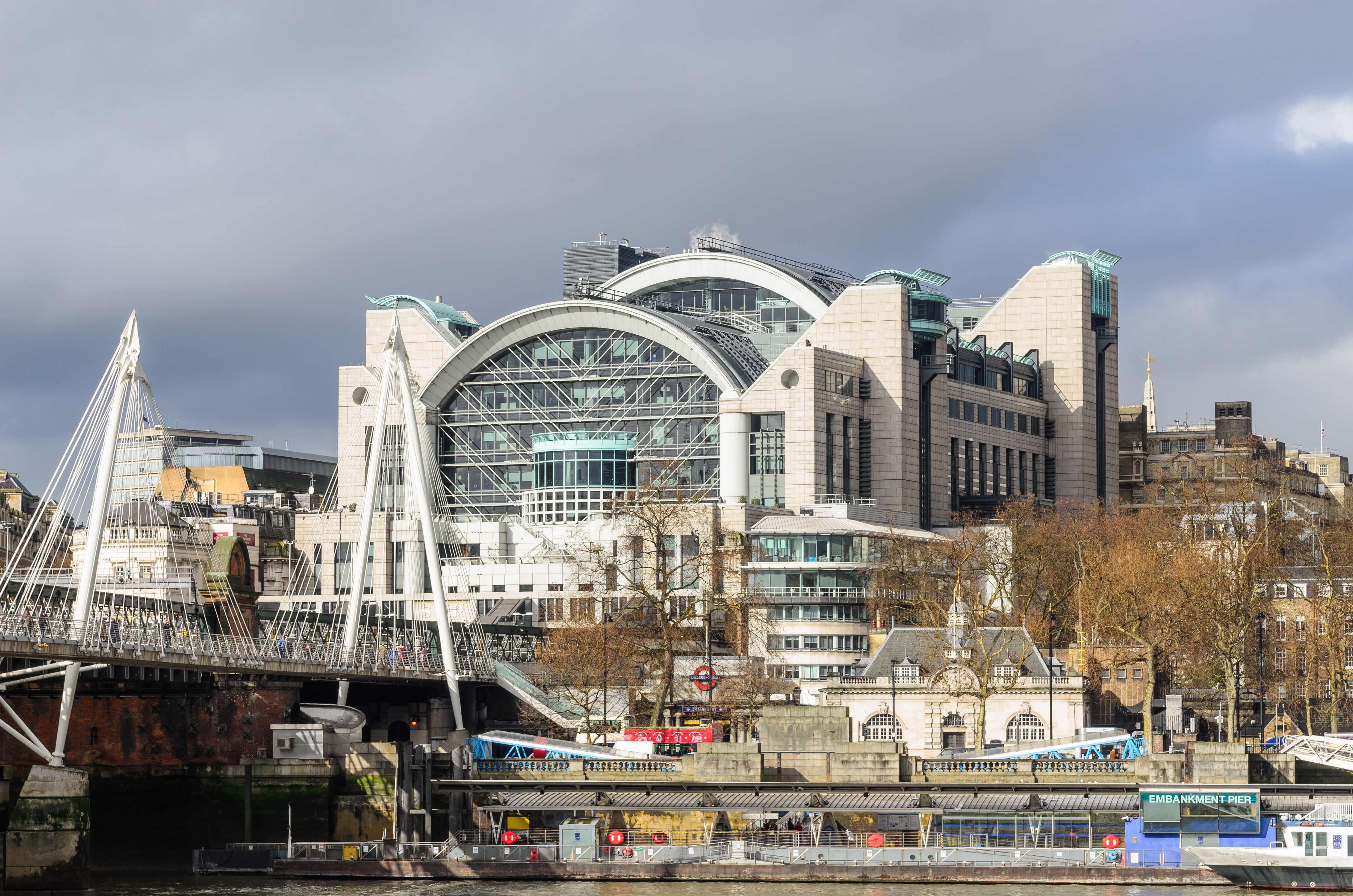 Charing Cross railway station Mars 2014 01