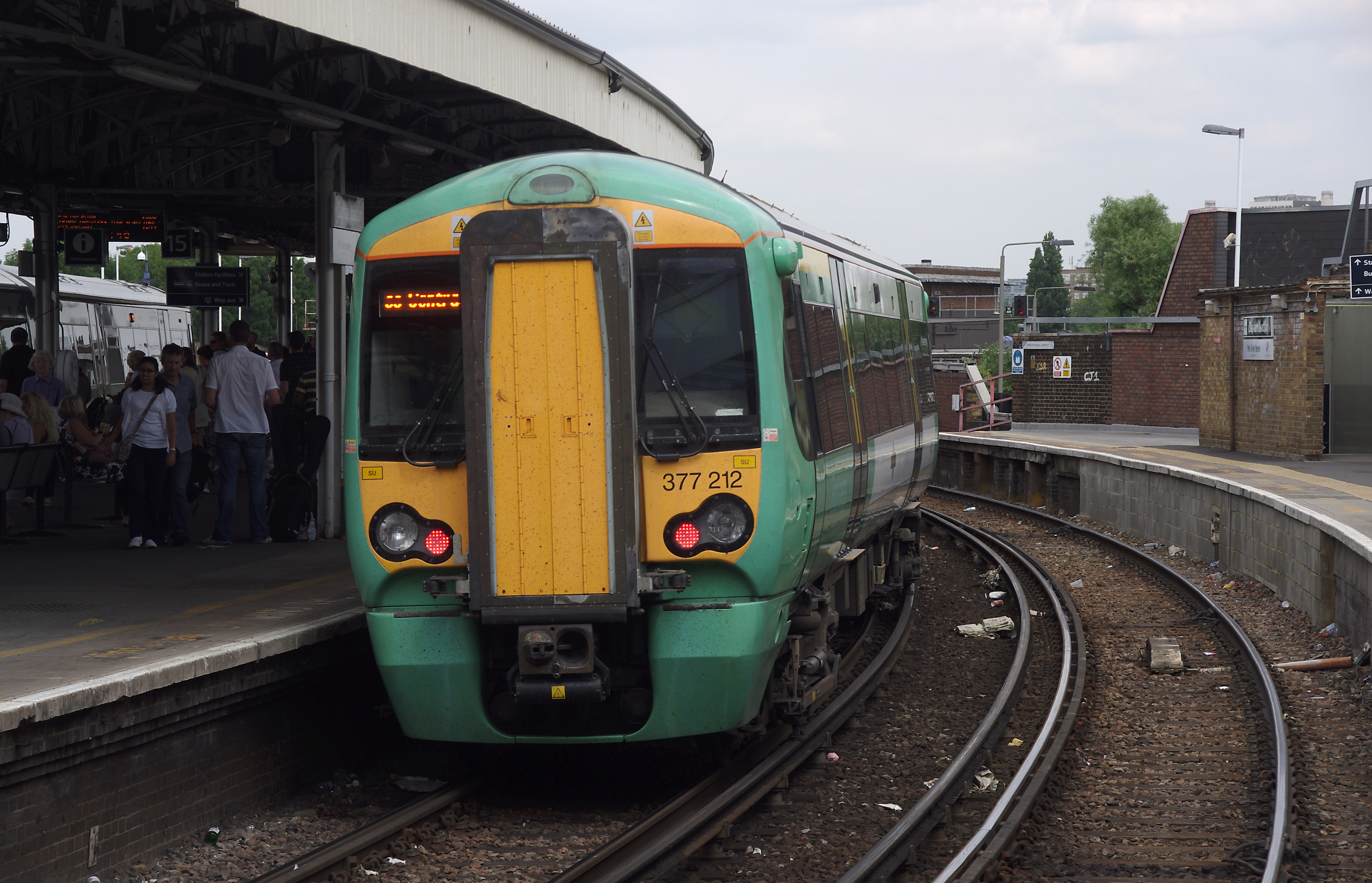 Clapham Junction railway station MMB 20 377212