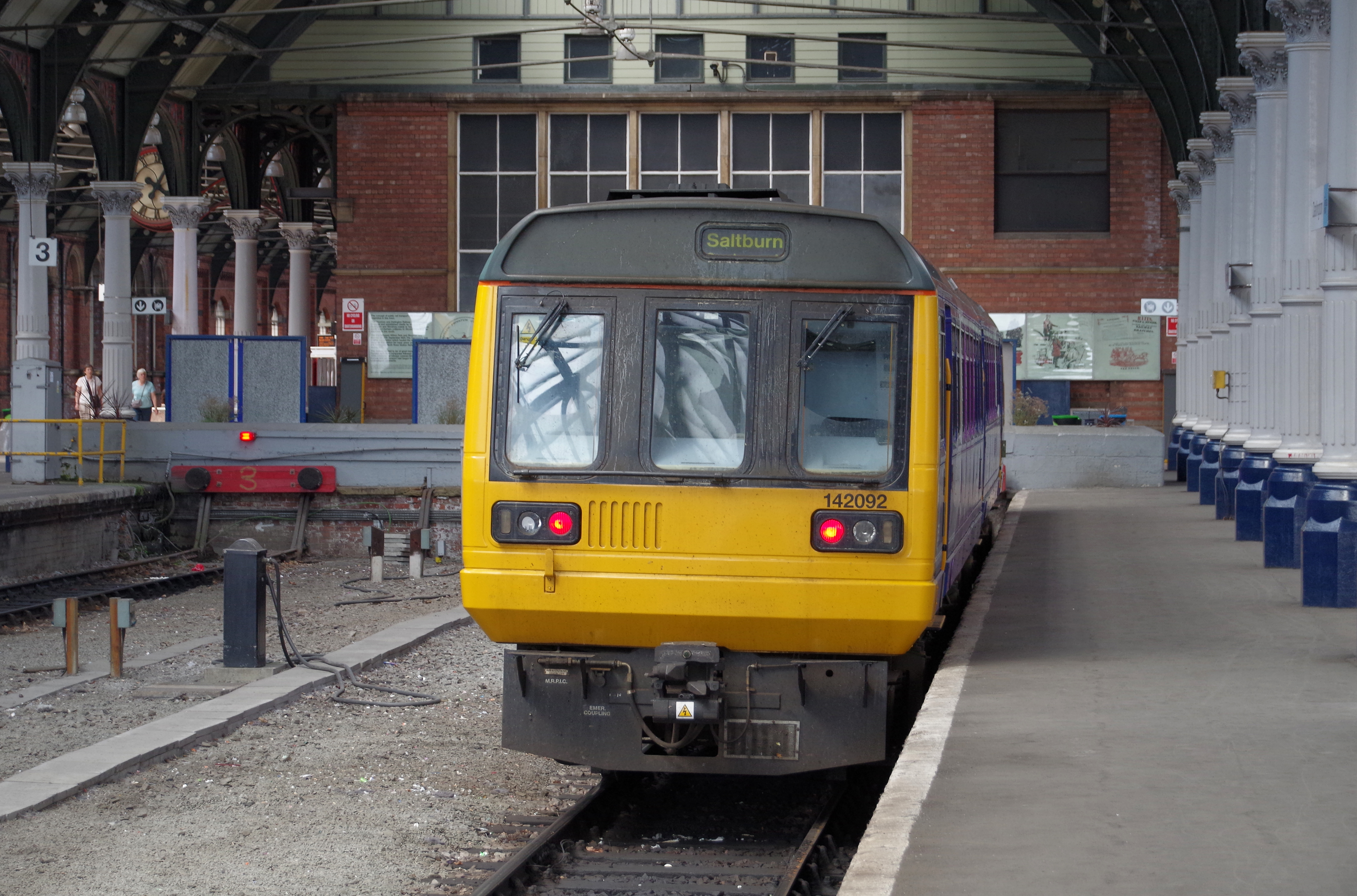 Darlington railway station MMB 21 142092