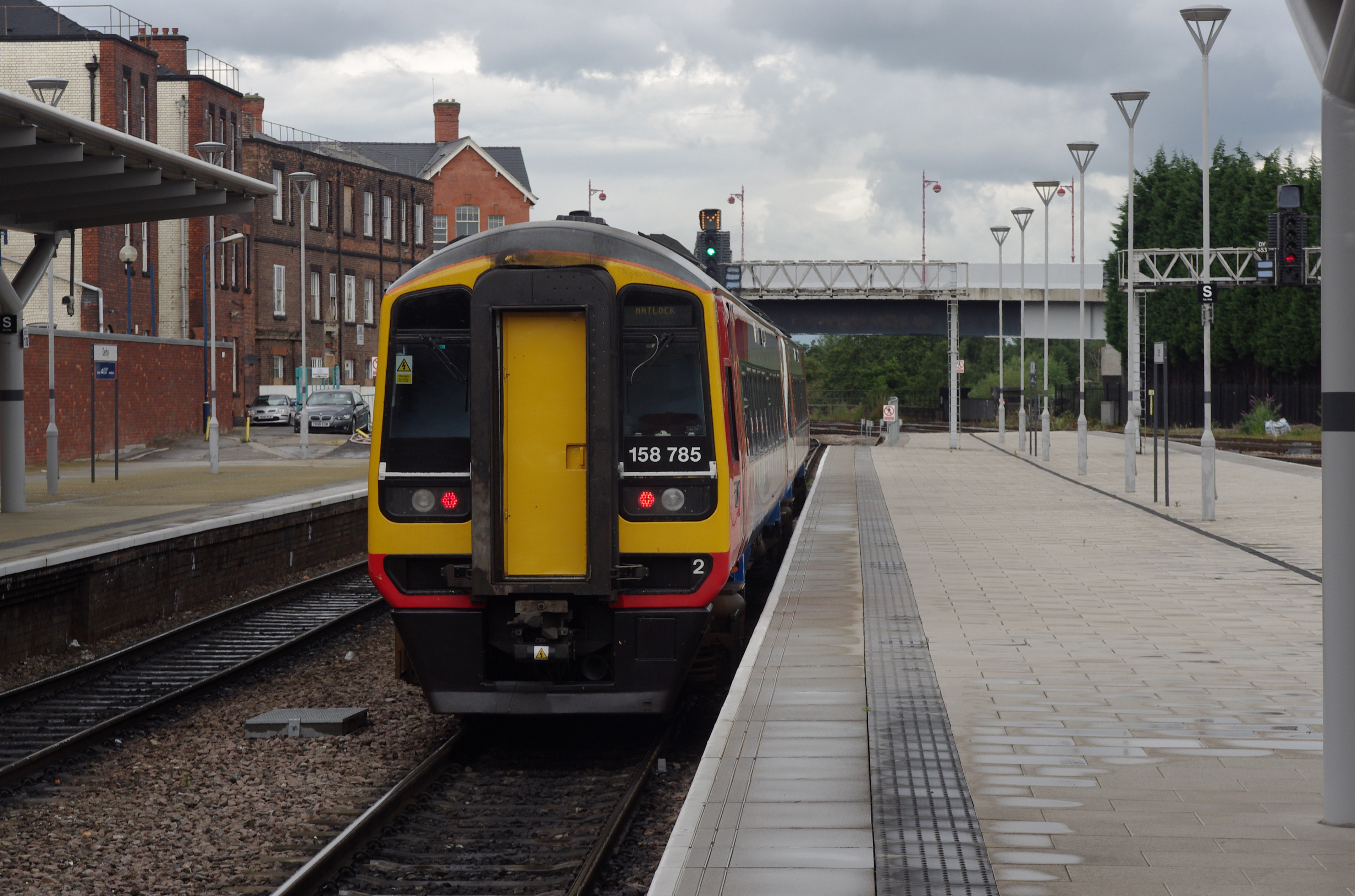 Derby railway station MMB 01 158785