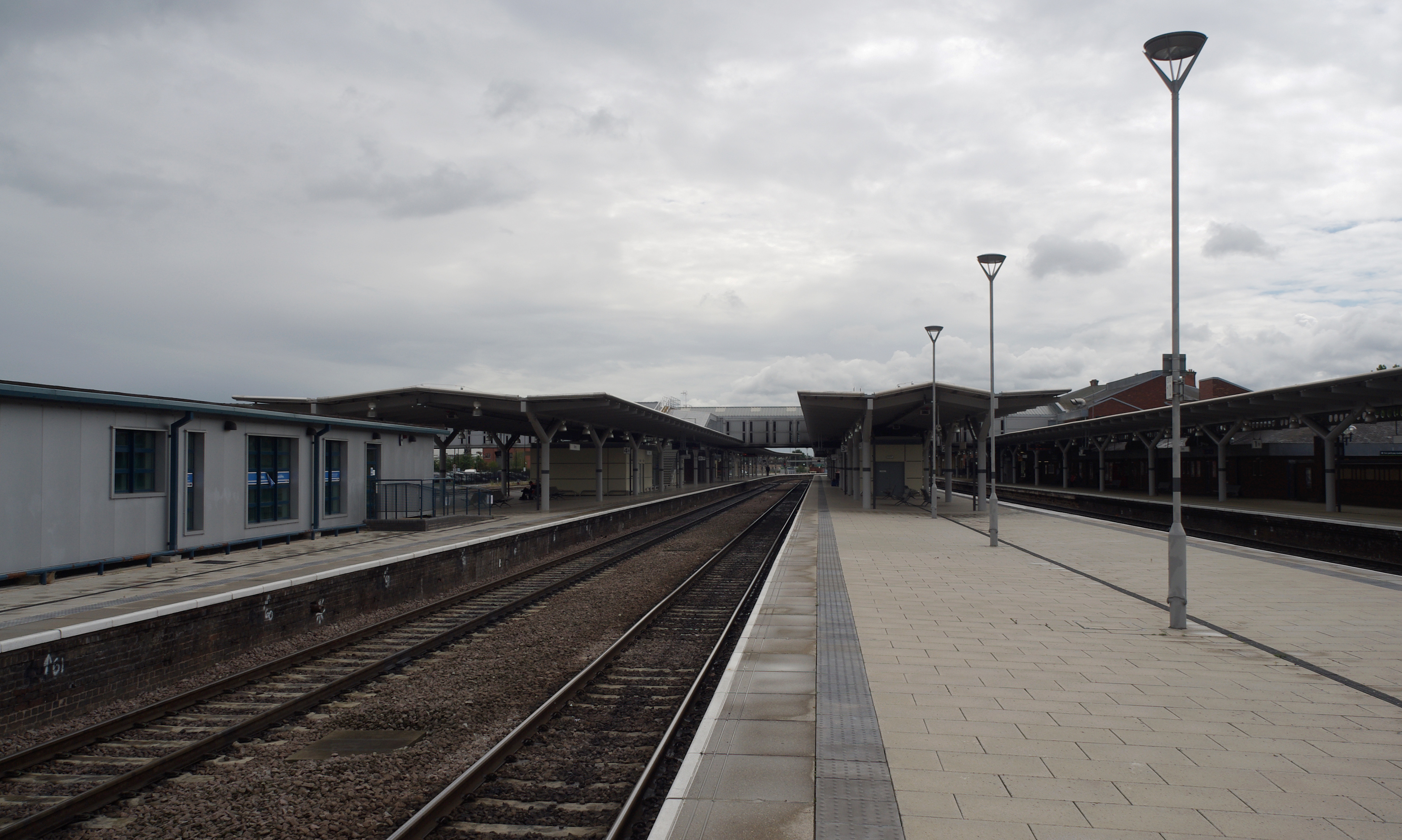 Derby railway station MMB 07