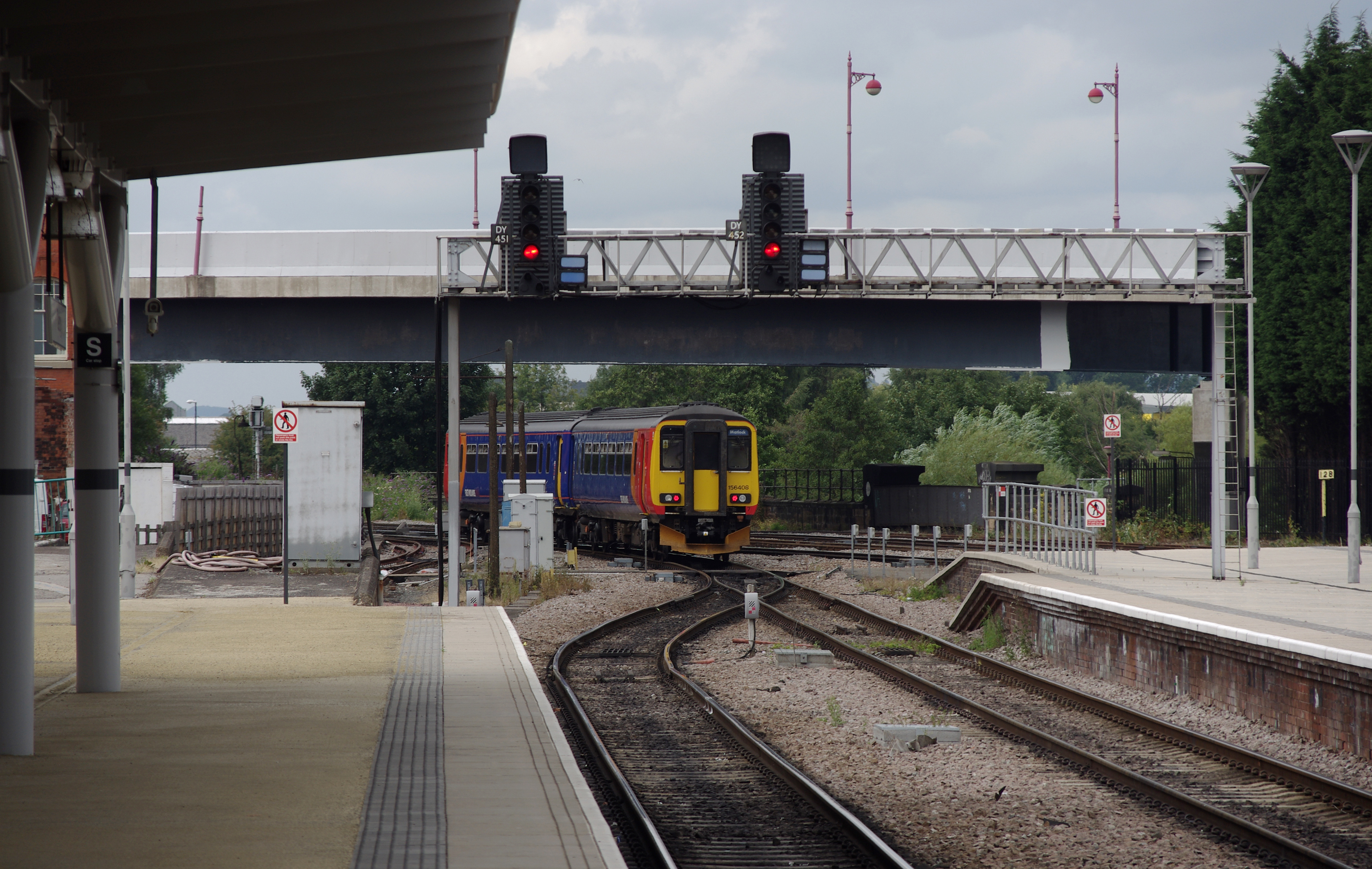 Derby railway station MMB 35 156408
