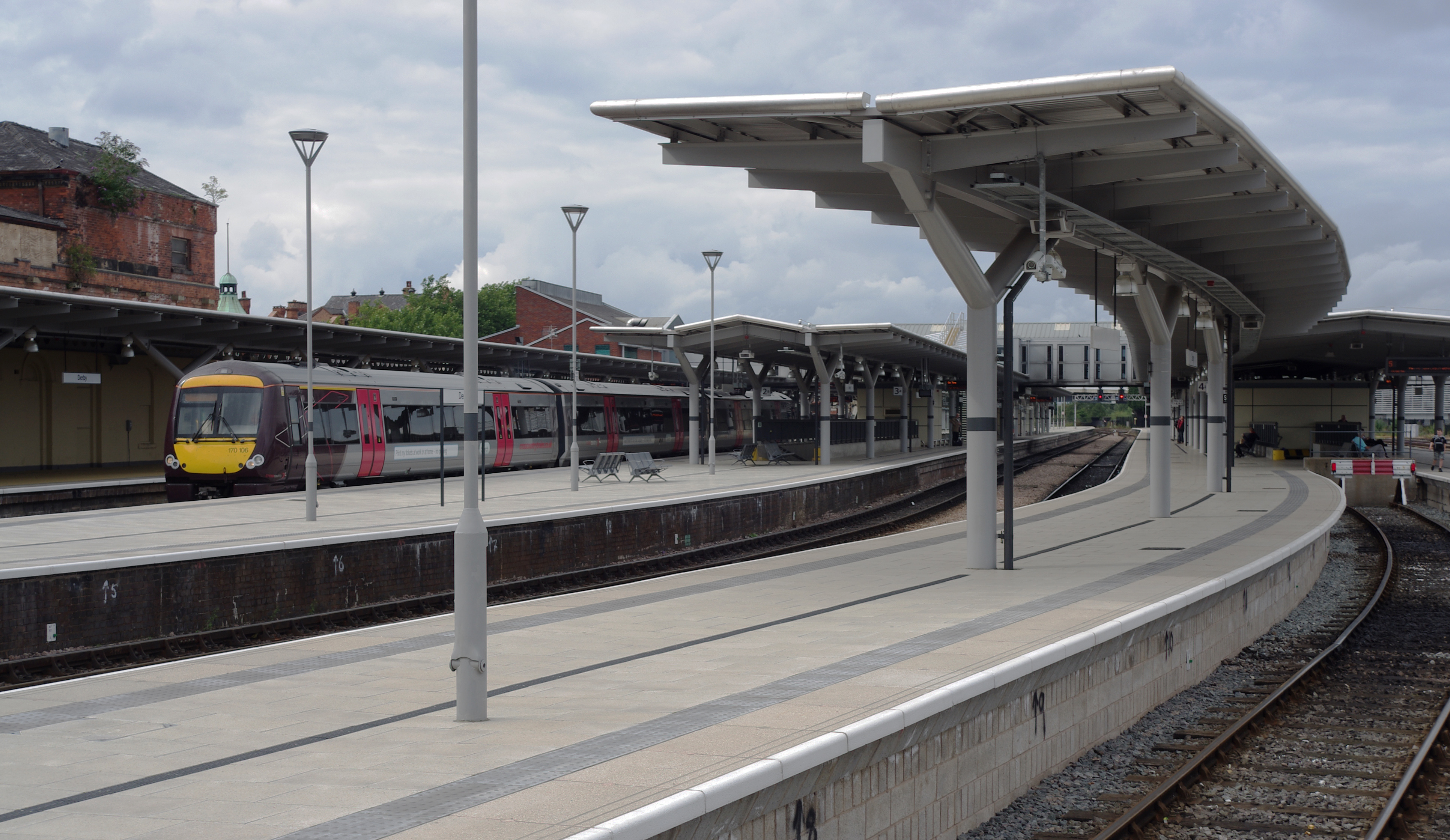 Derby railway station MMB 47 170106