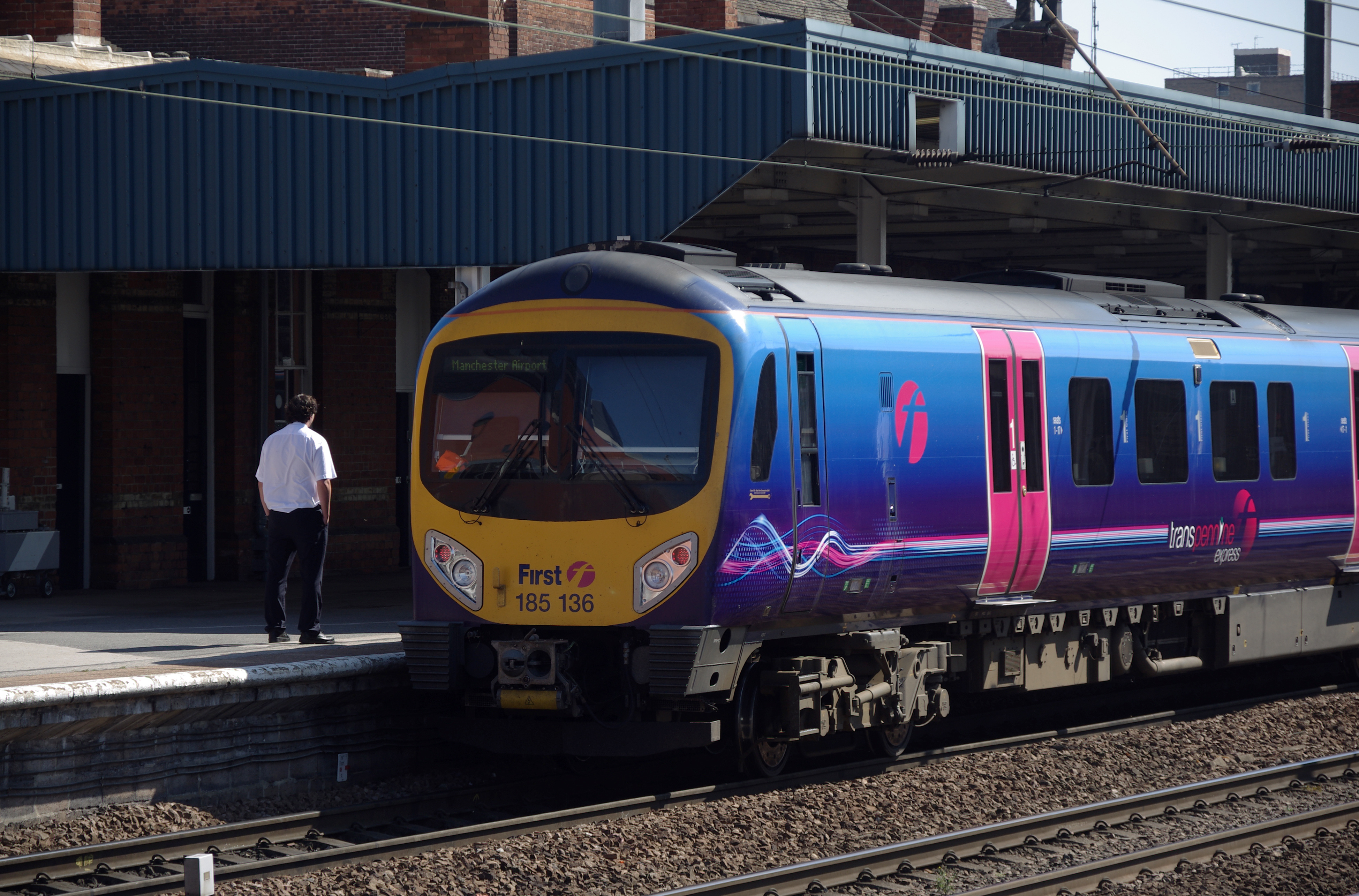 Doncaster railway station MMB 04 185136