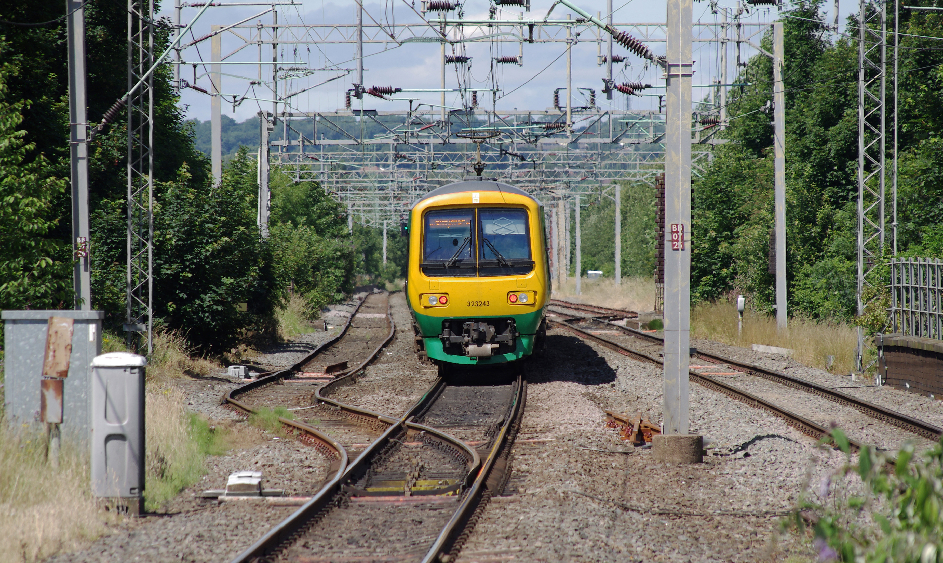 Dudley Port railway station MMB 08 323243