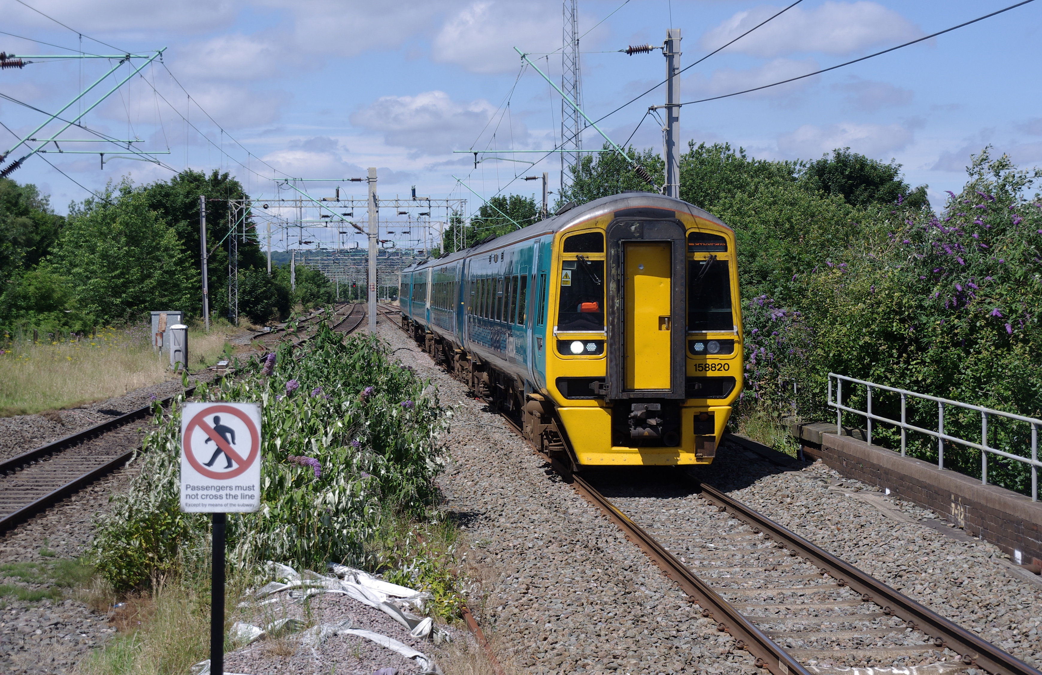 Dudley Port railway station MMB 11 158829 158820