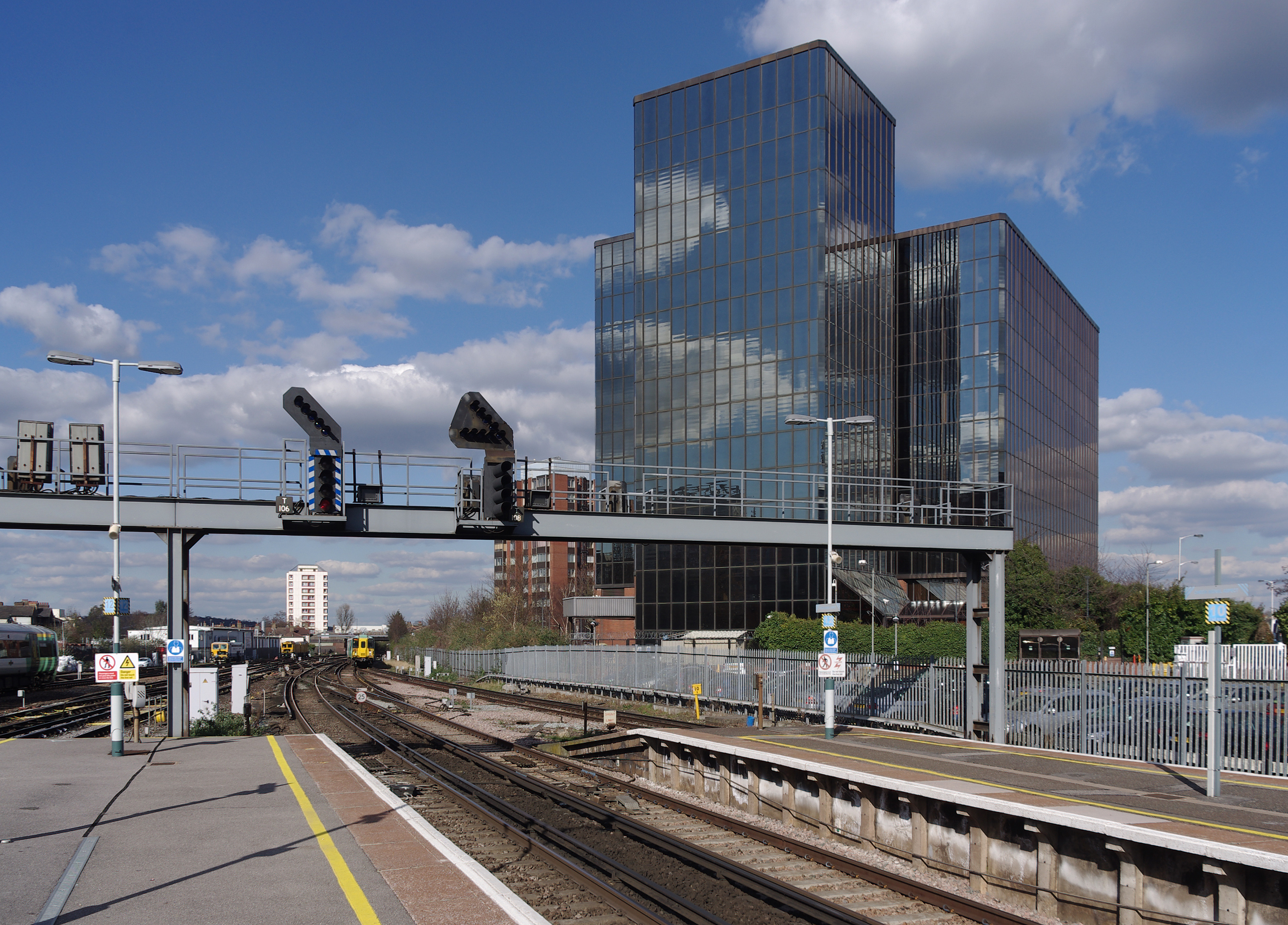 East Croydon station MMB 09 455841