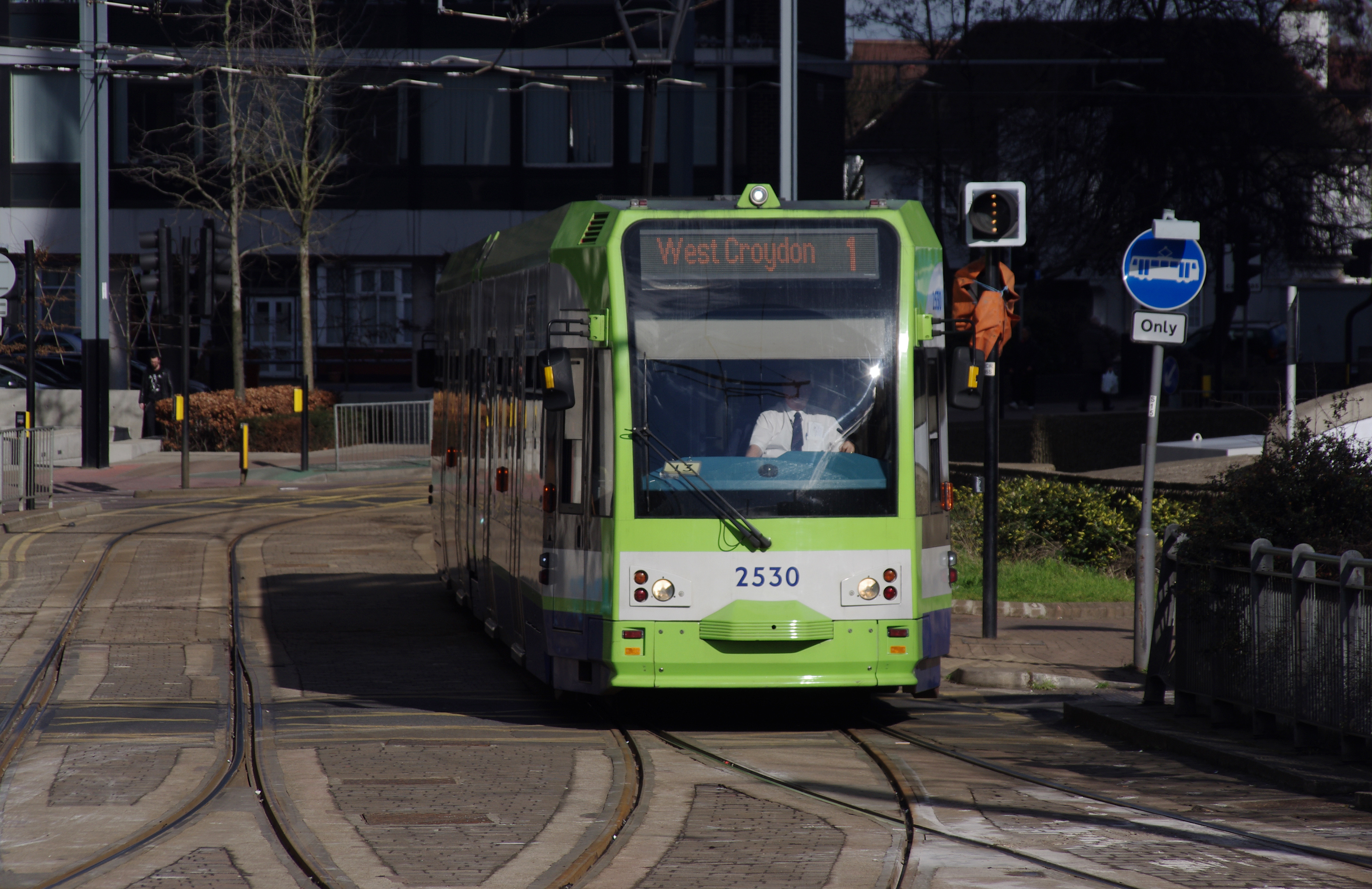 East Croydon station MMB 20 2530