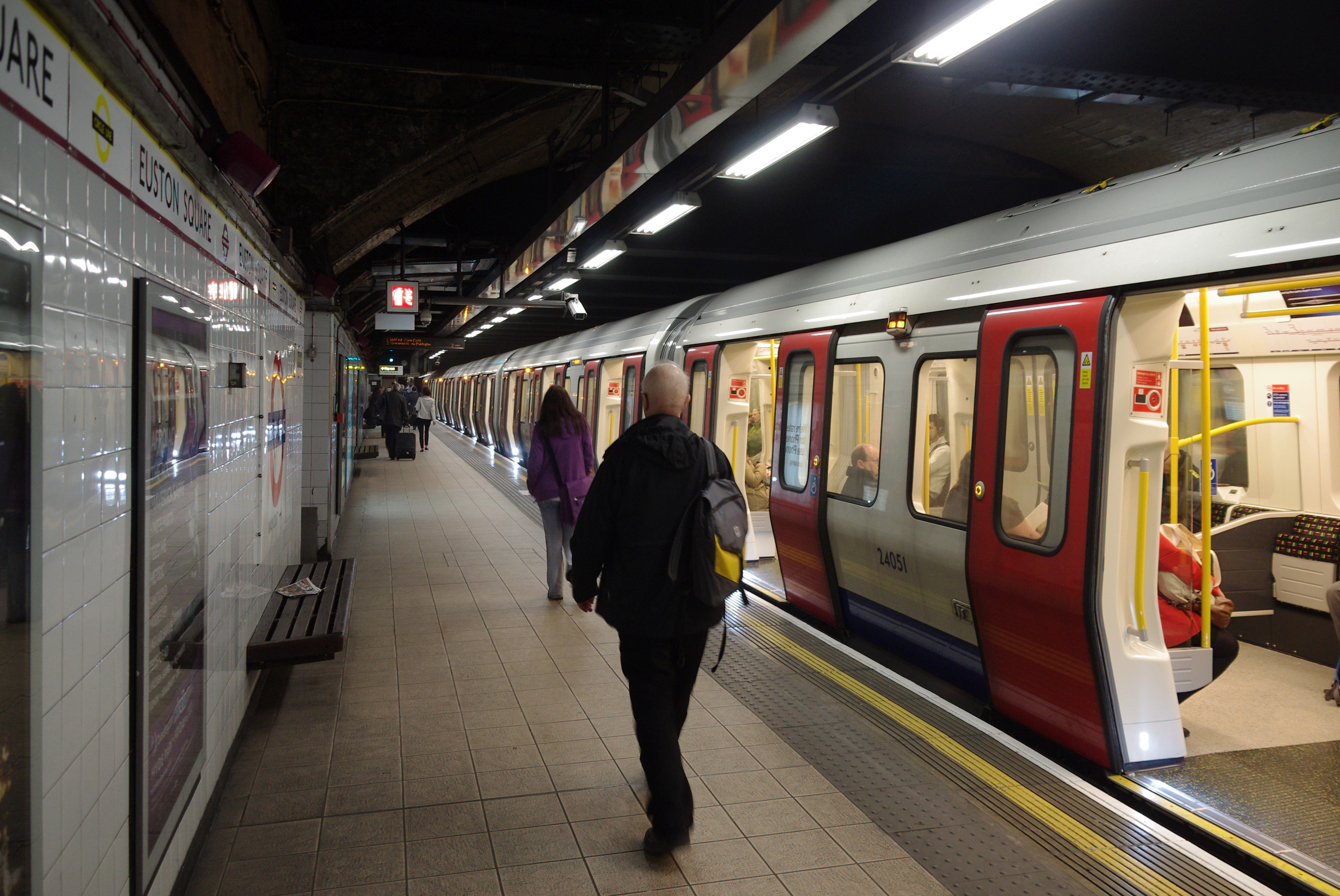 Euston Square tube station MMB 06 S-Stock