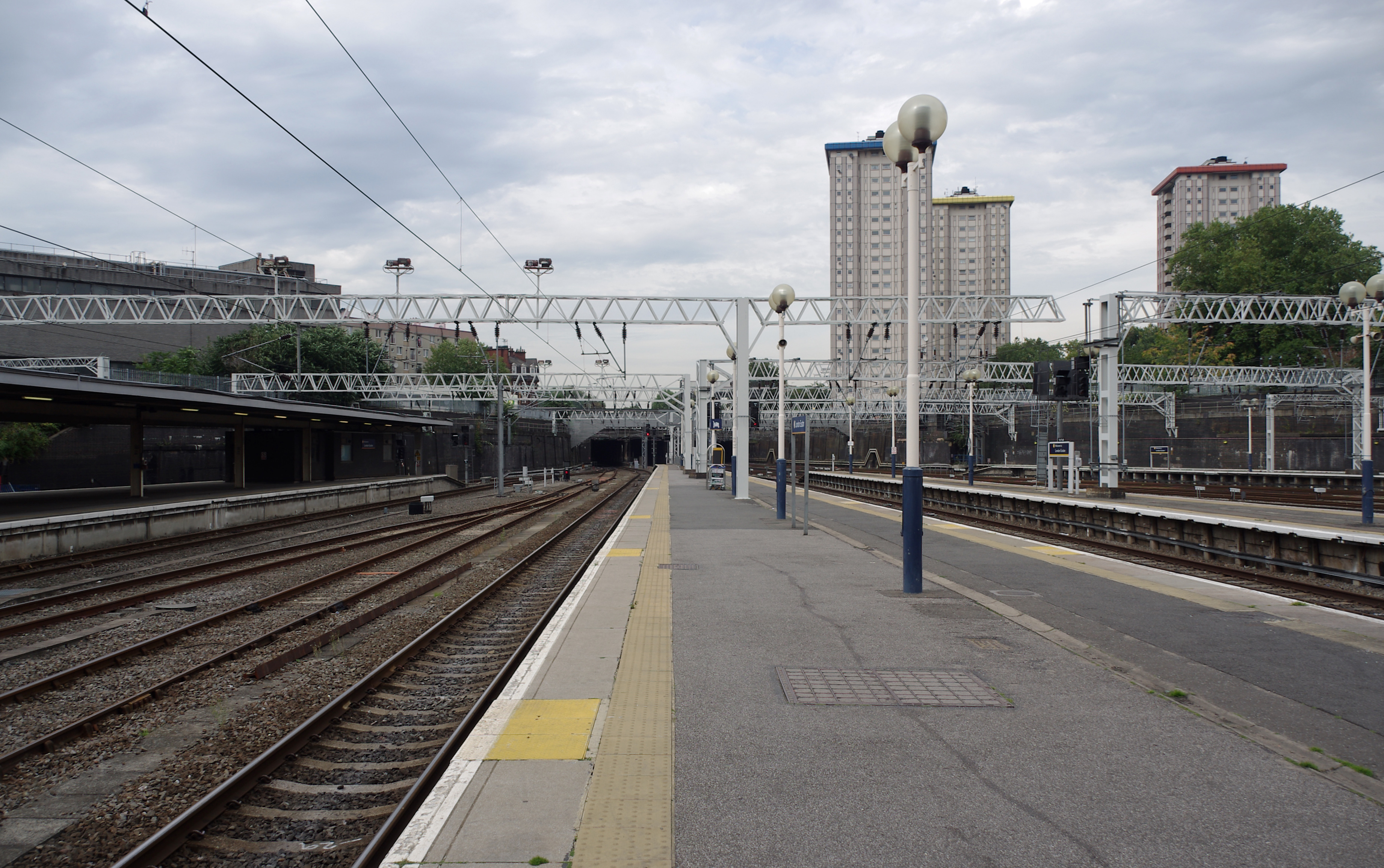 Euston station MMB 41