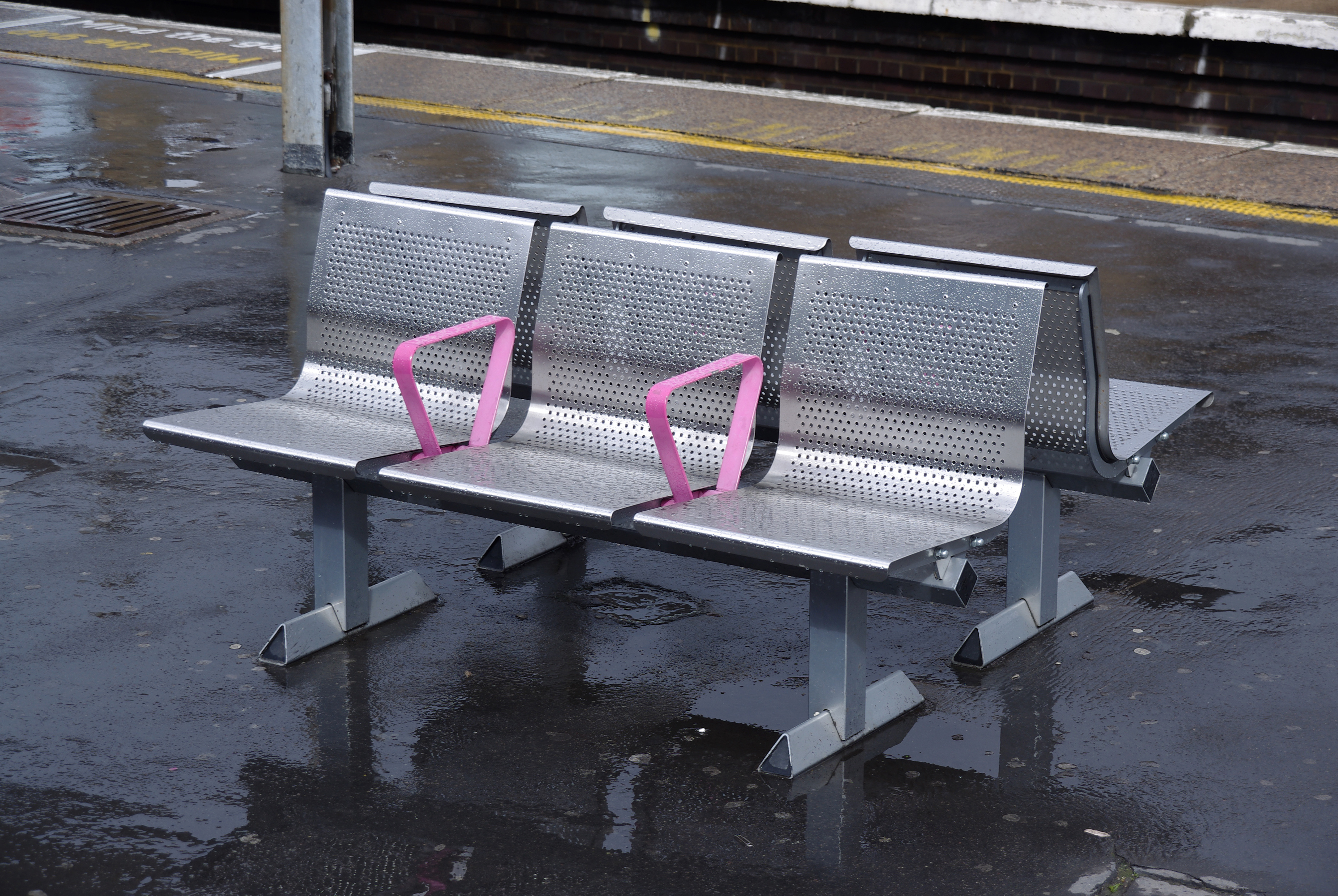 Finsbury Park station MMB 18