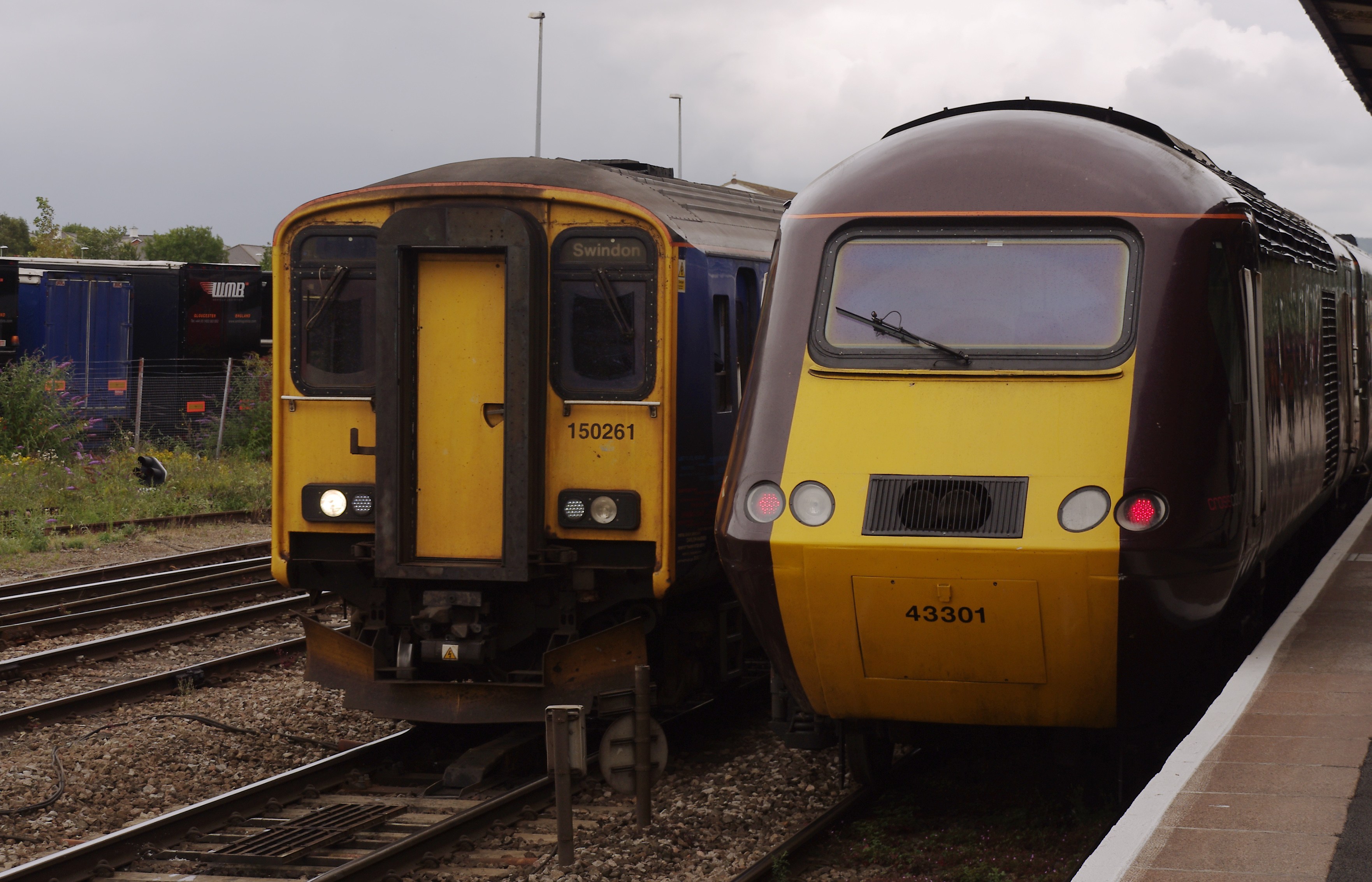 Gloucester railway station MMB 39 150261 43301