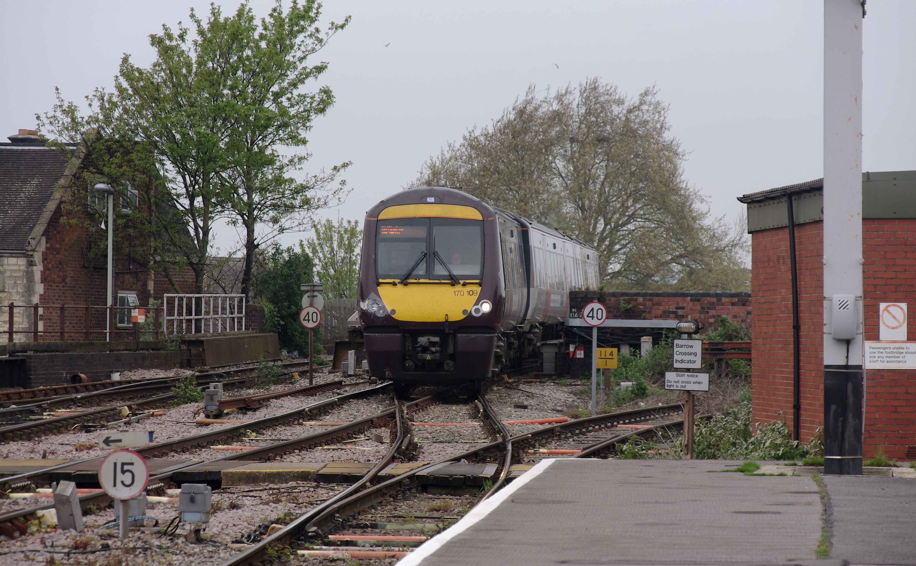 Gloucester railway station MMB 49 170109