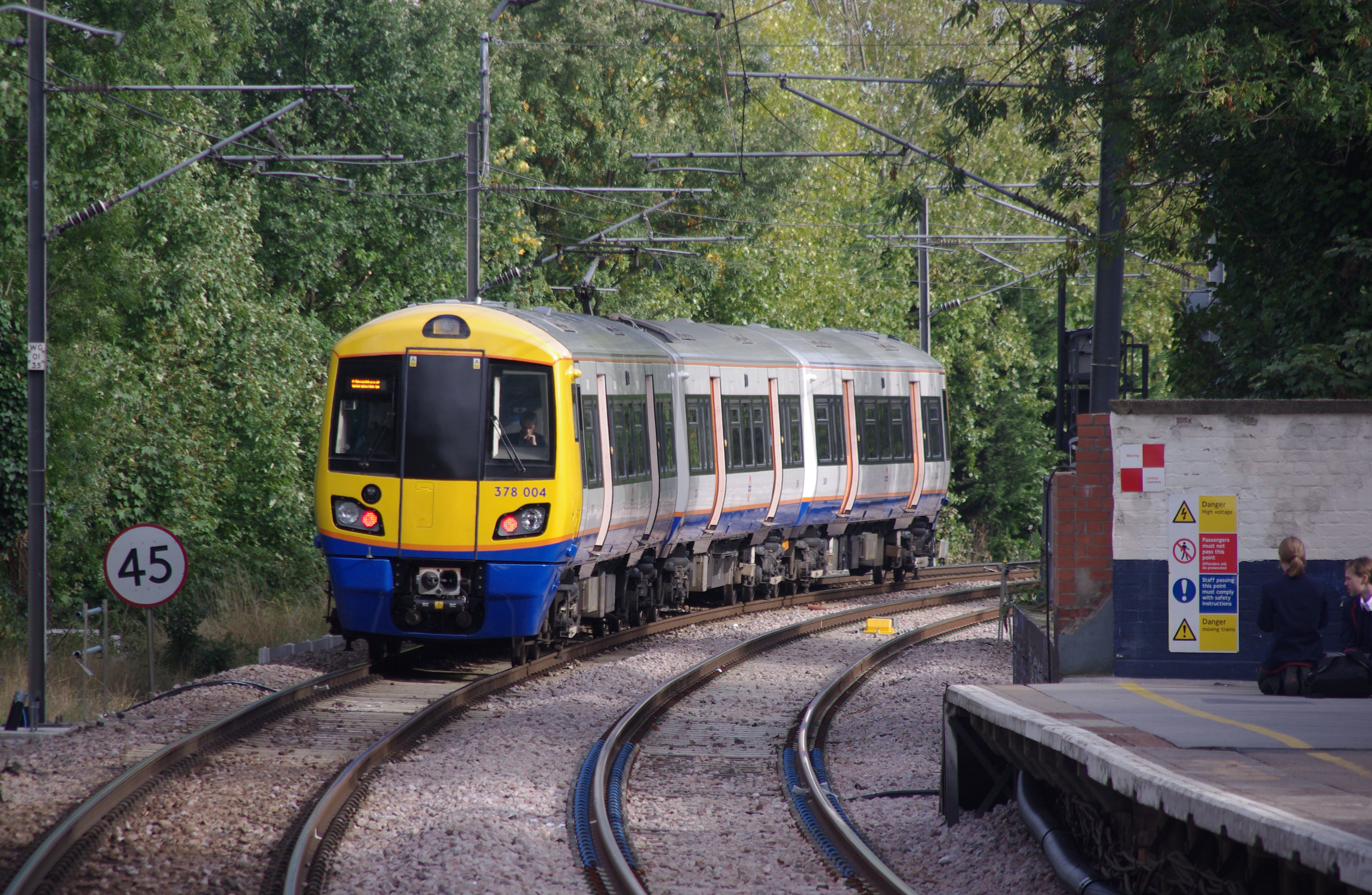Gospel Oak railway station MMB 05 378004