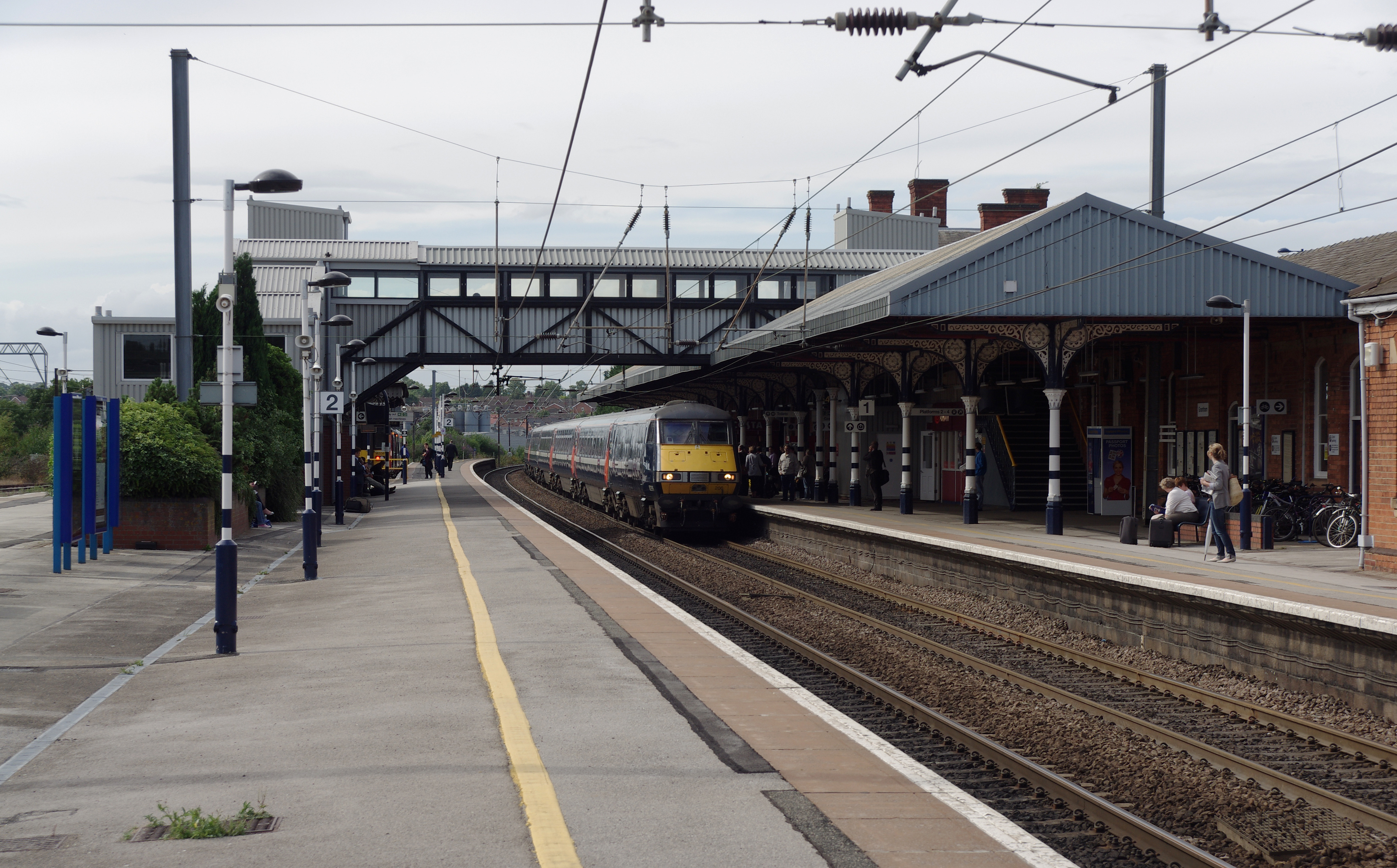 Grantham railway station MMB 11