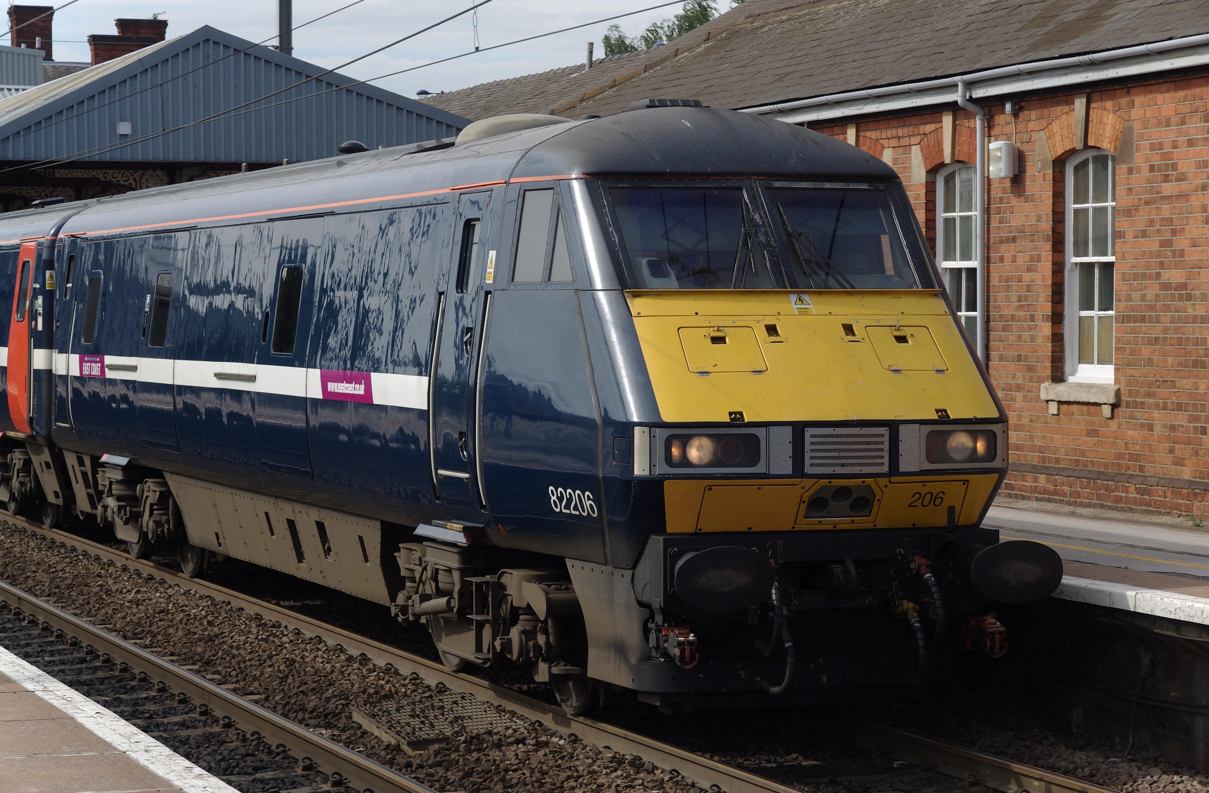 Grantham railway station MMB 12