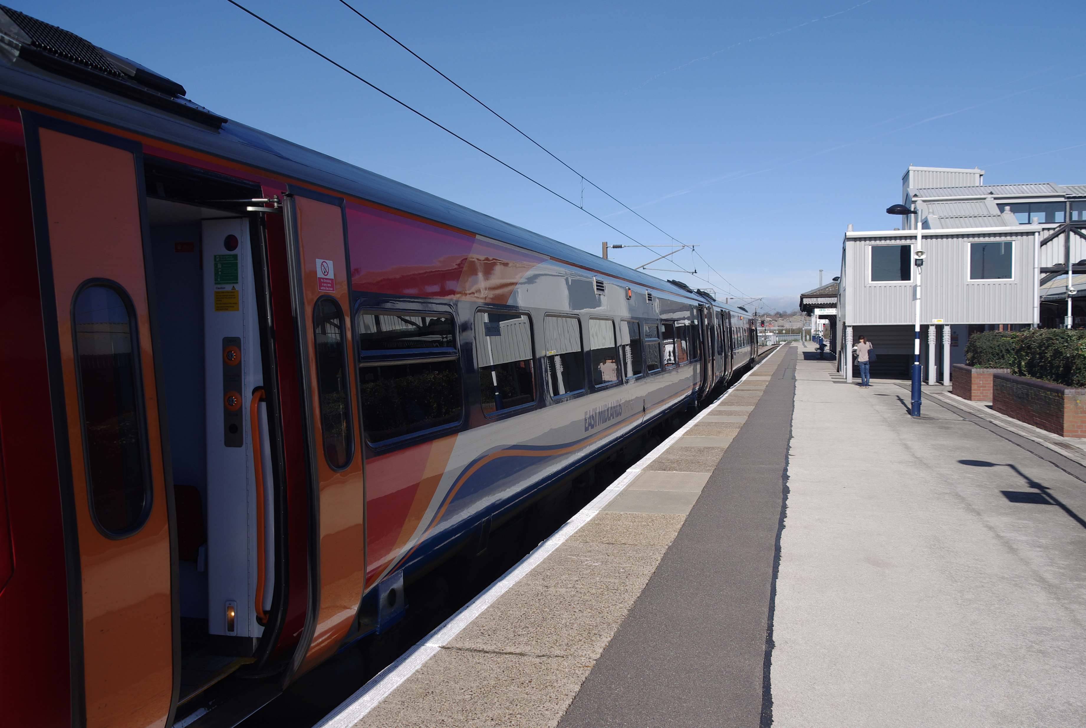 Grantham railway station MMB 45 158857