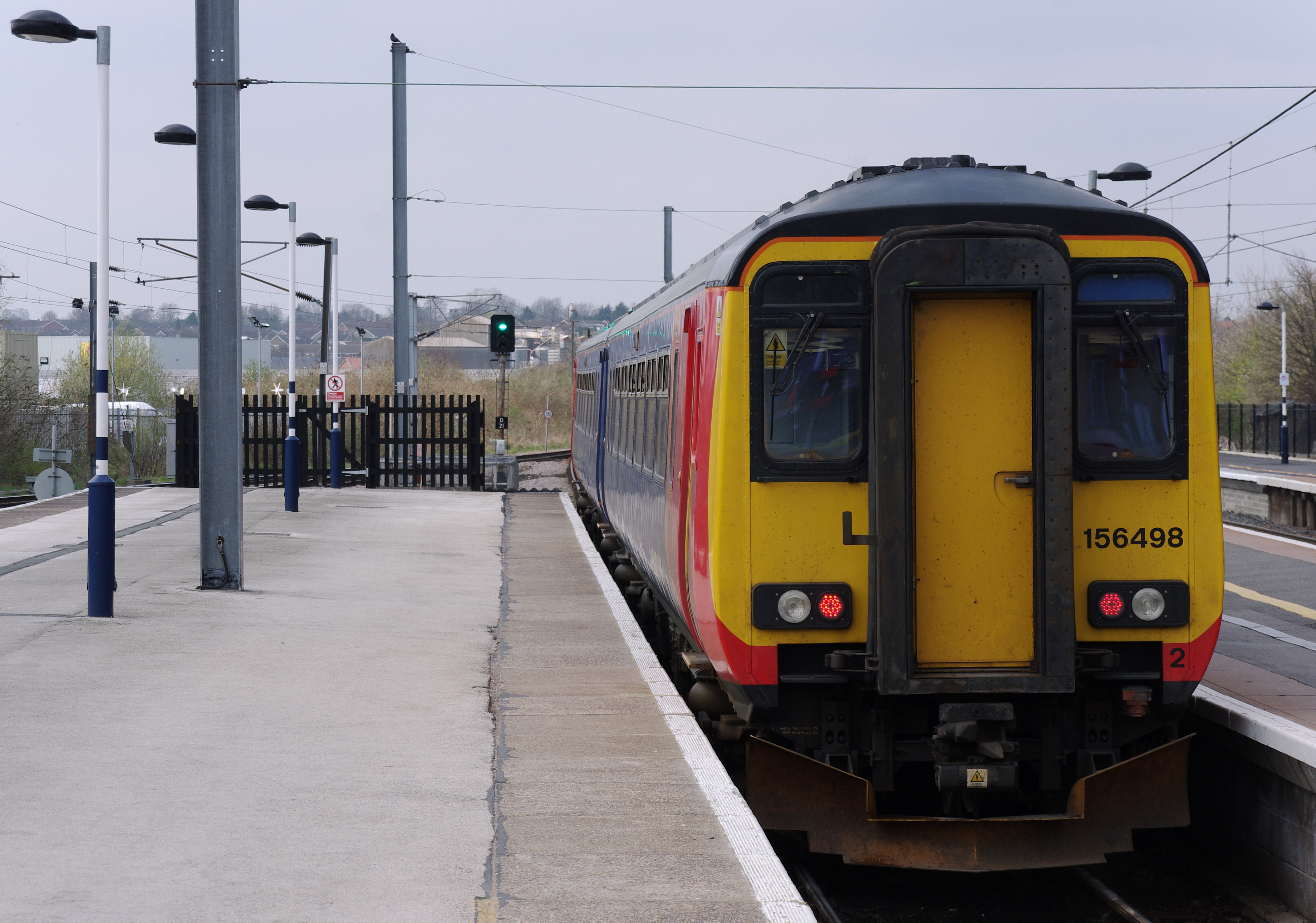 Grantham railway station MMB 57 156498