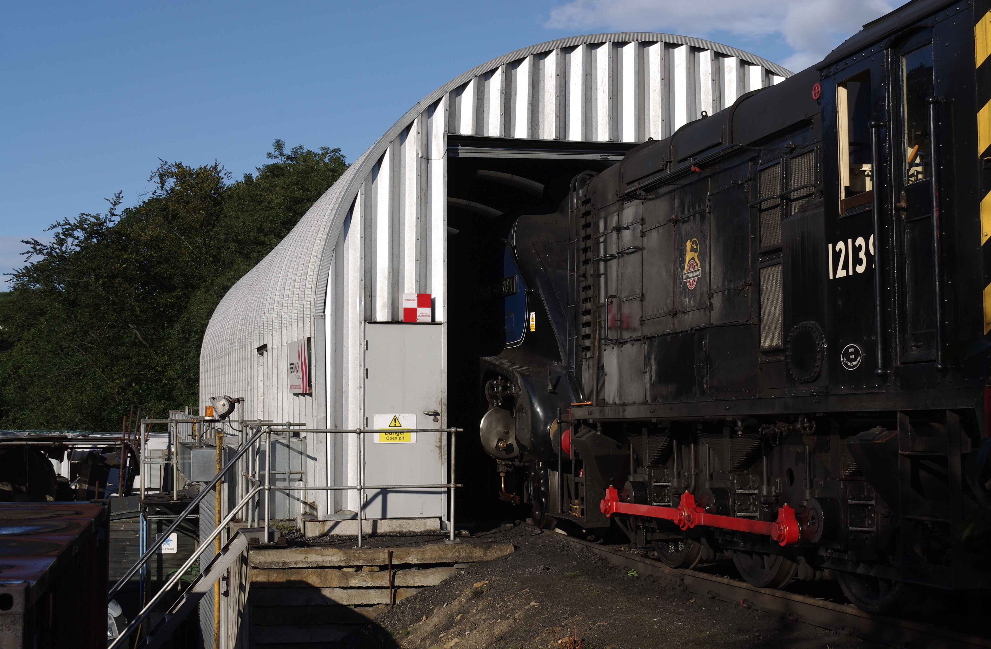 Grosmont Depot MMB 07 60007 12139