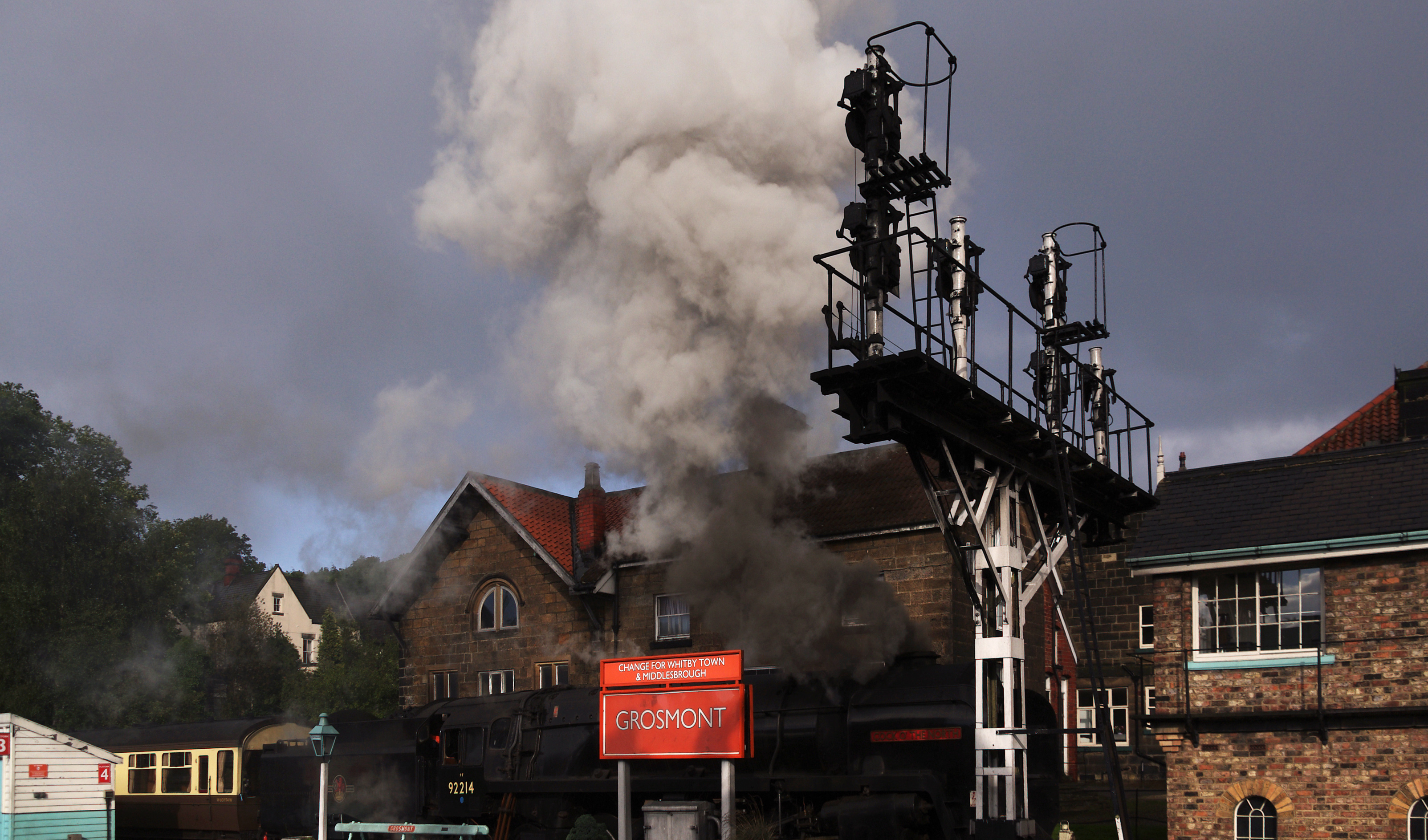 Grosmont railway station MMB 09 92214
