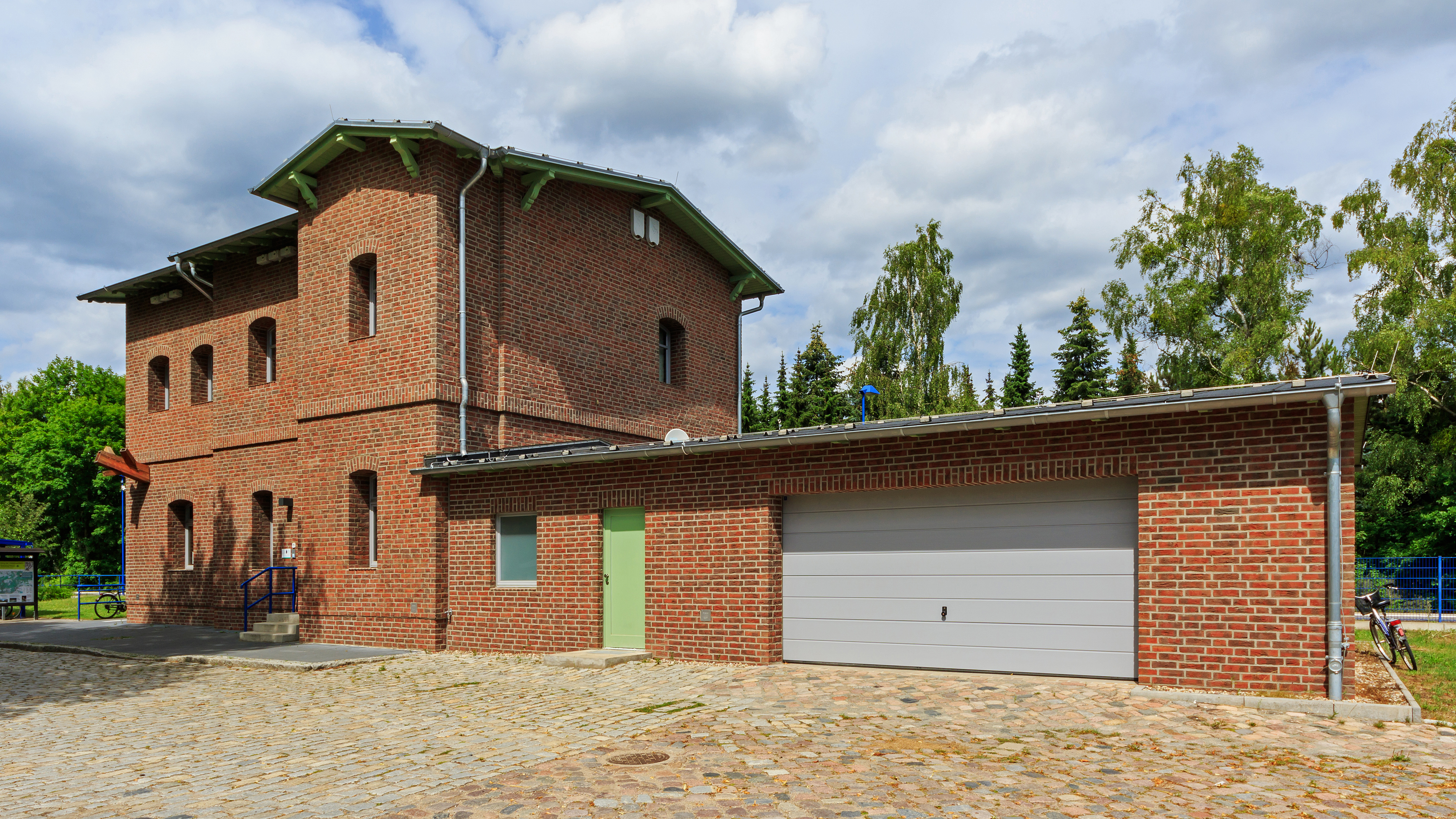 GrossSchönebeck 07-2015 img5 Bahnhof