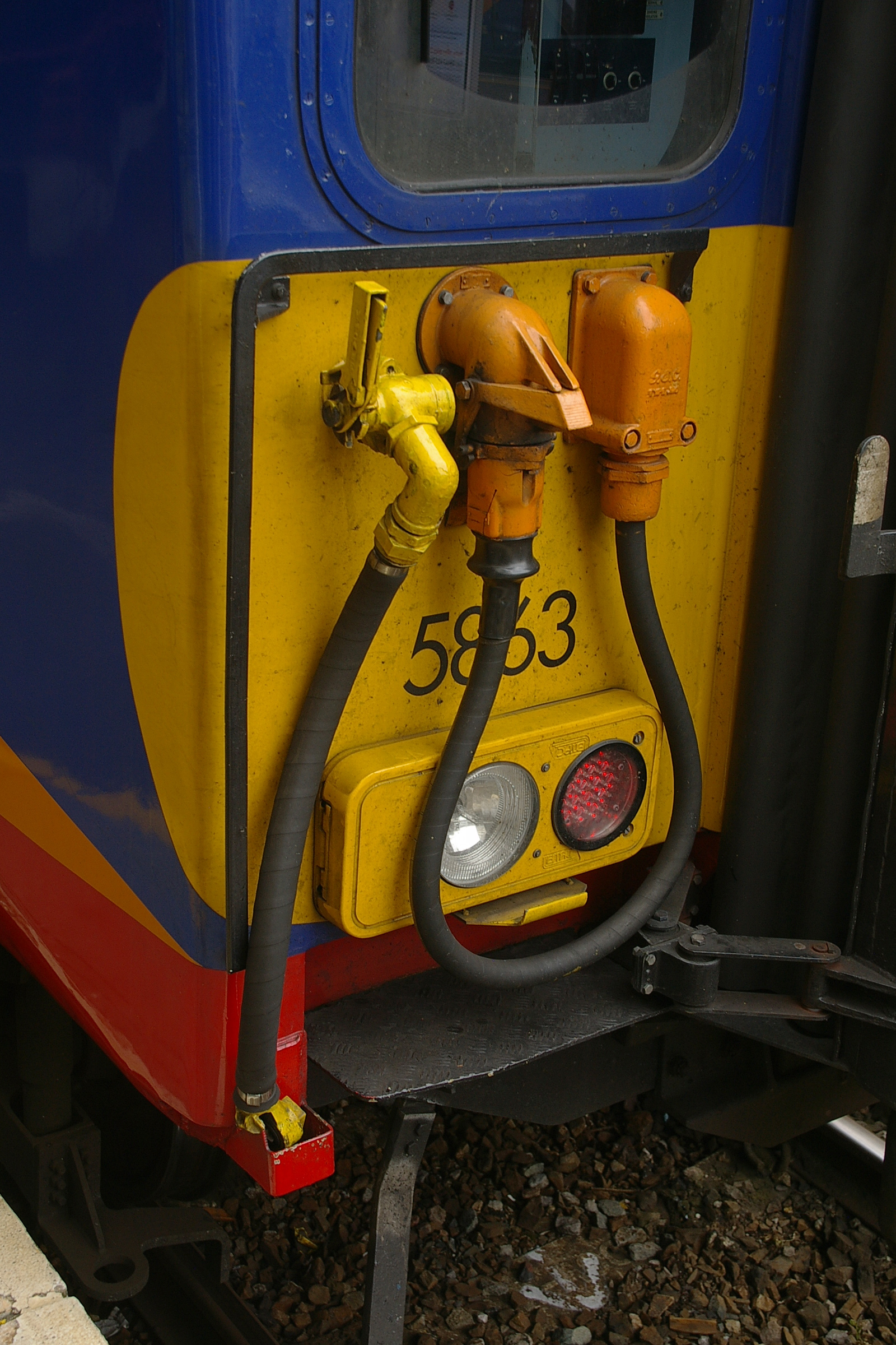 Guildford railway station MMB 14 455863