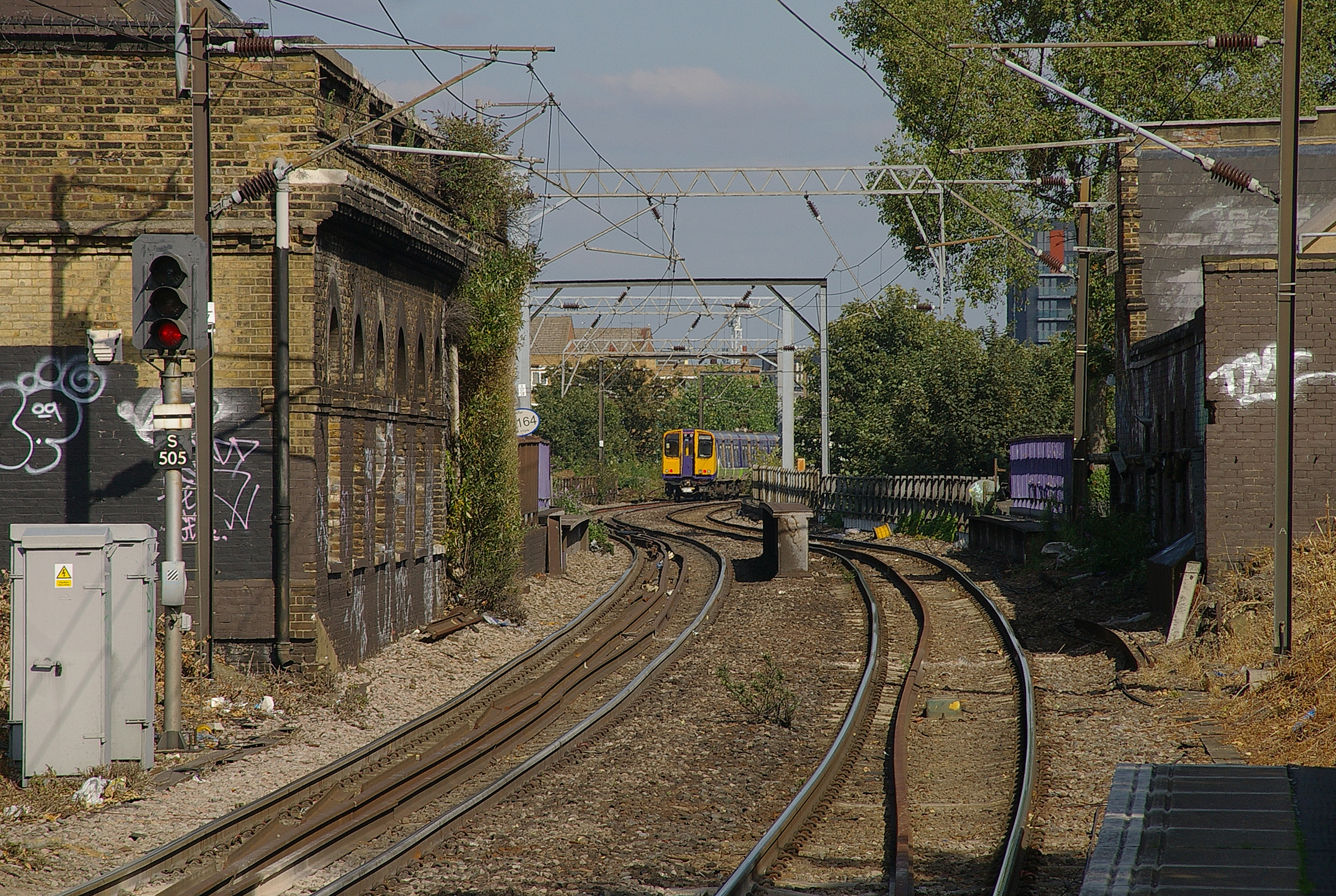 Hackney Central railway station MMB 06 313123