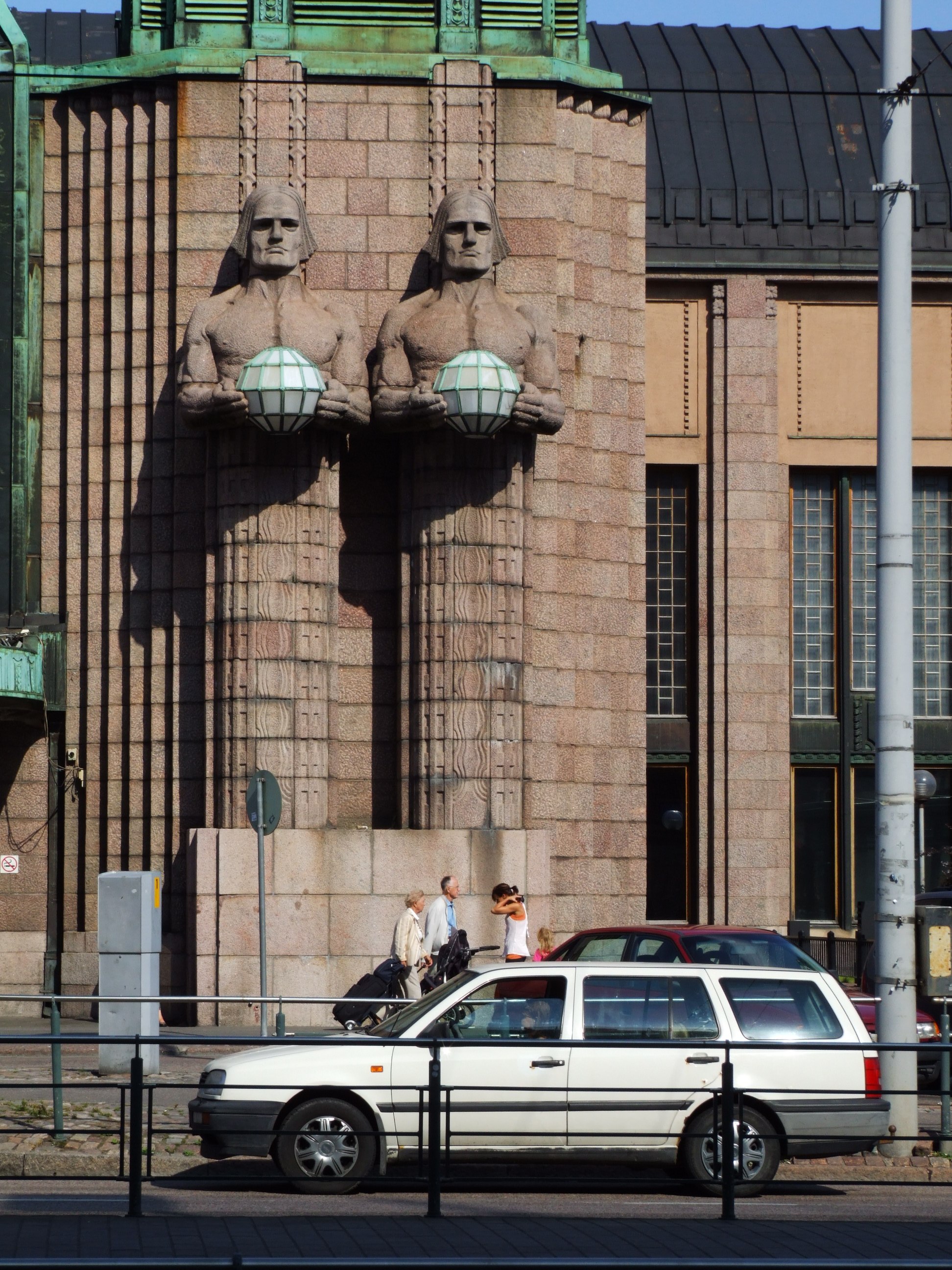 Helsinki Central Railway Station - statues