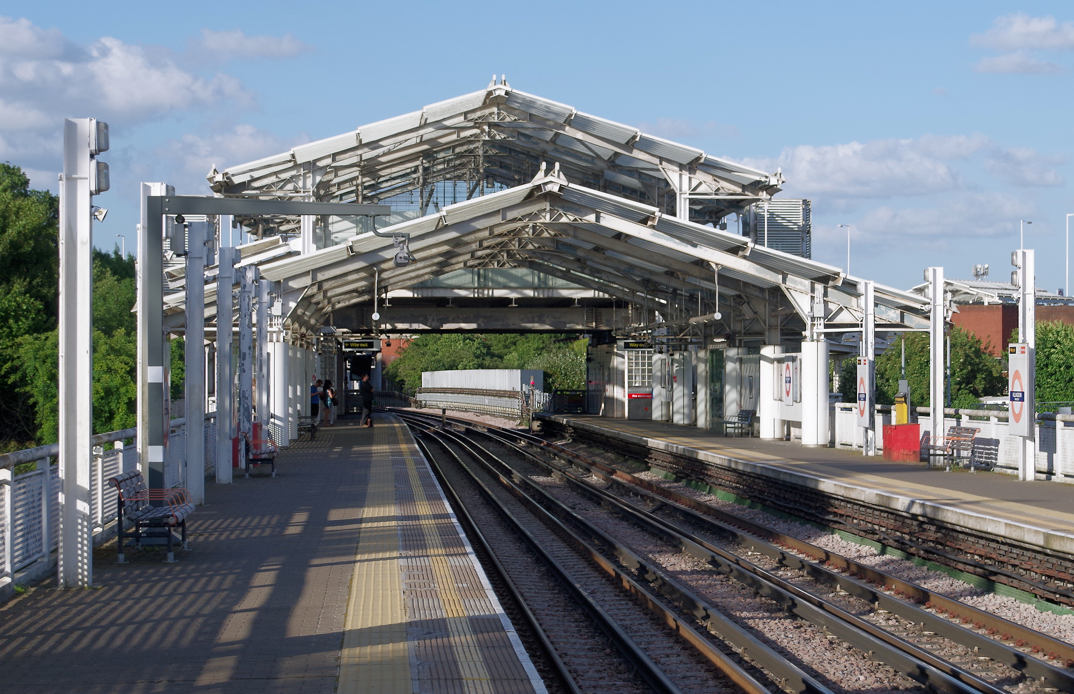 Hillingdon tube station MMB 15