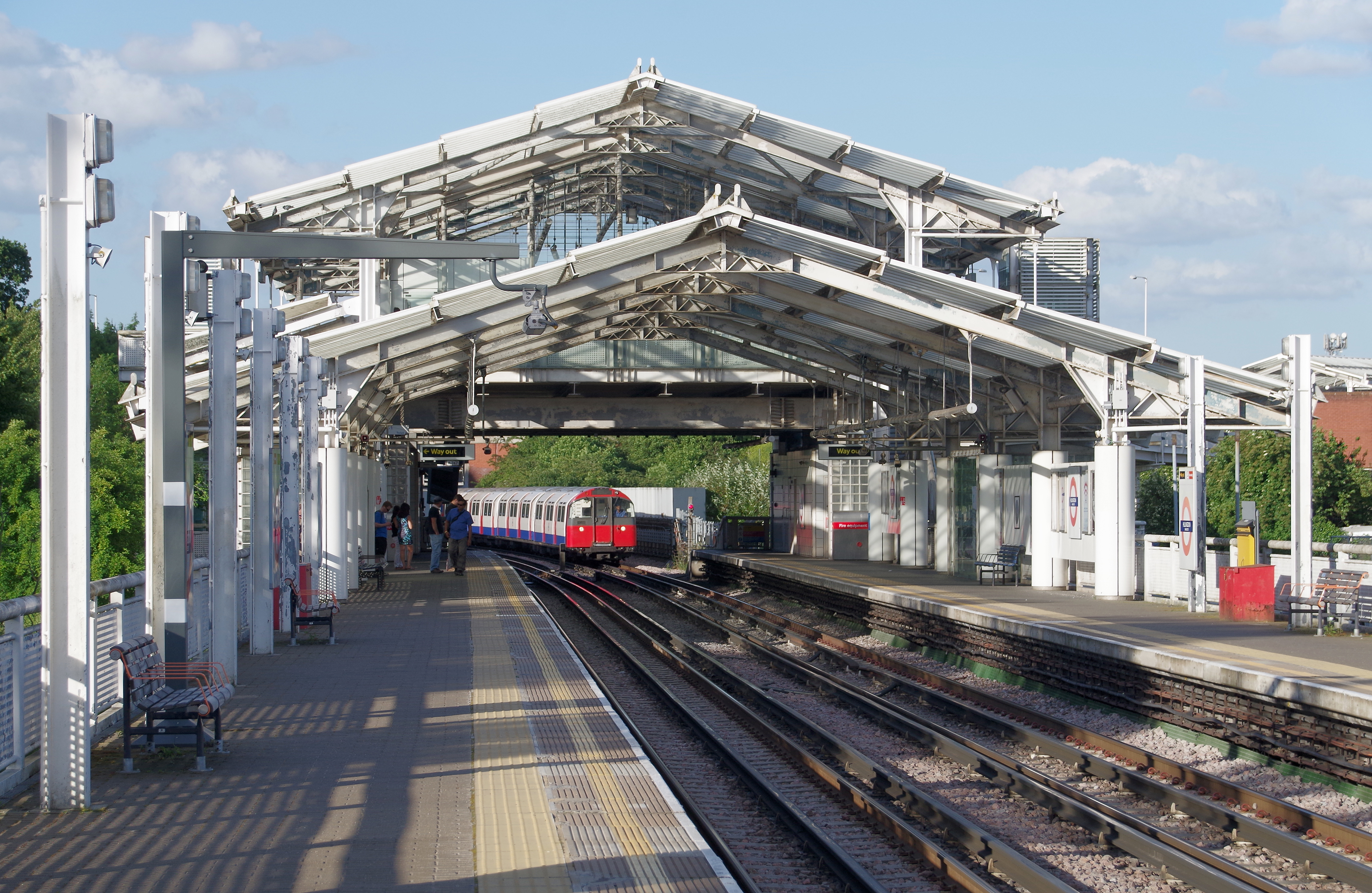 Hillingdon tube station MMB 16 1973 Stock