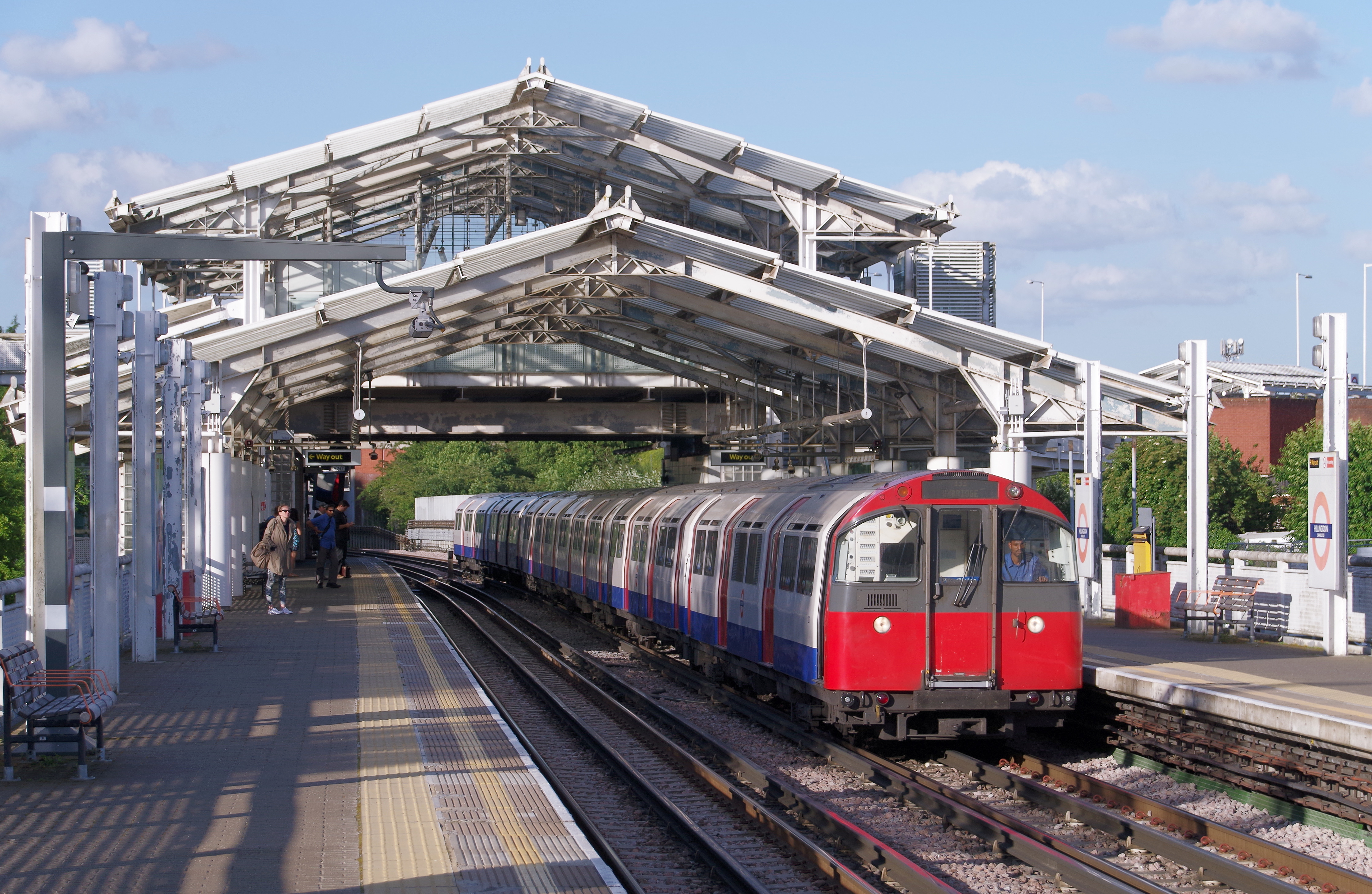 Hillingdon tube station MMB 17 1973 Stock