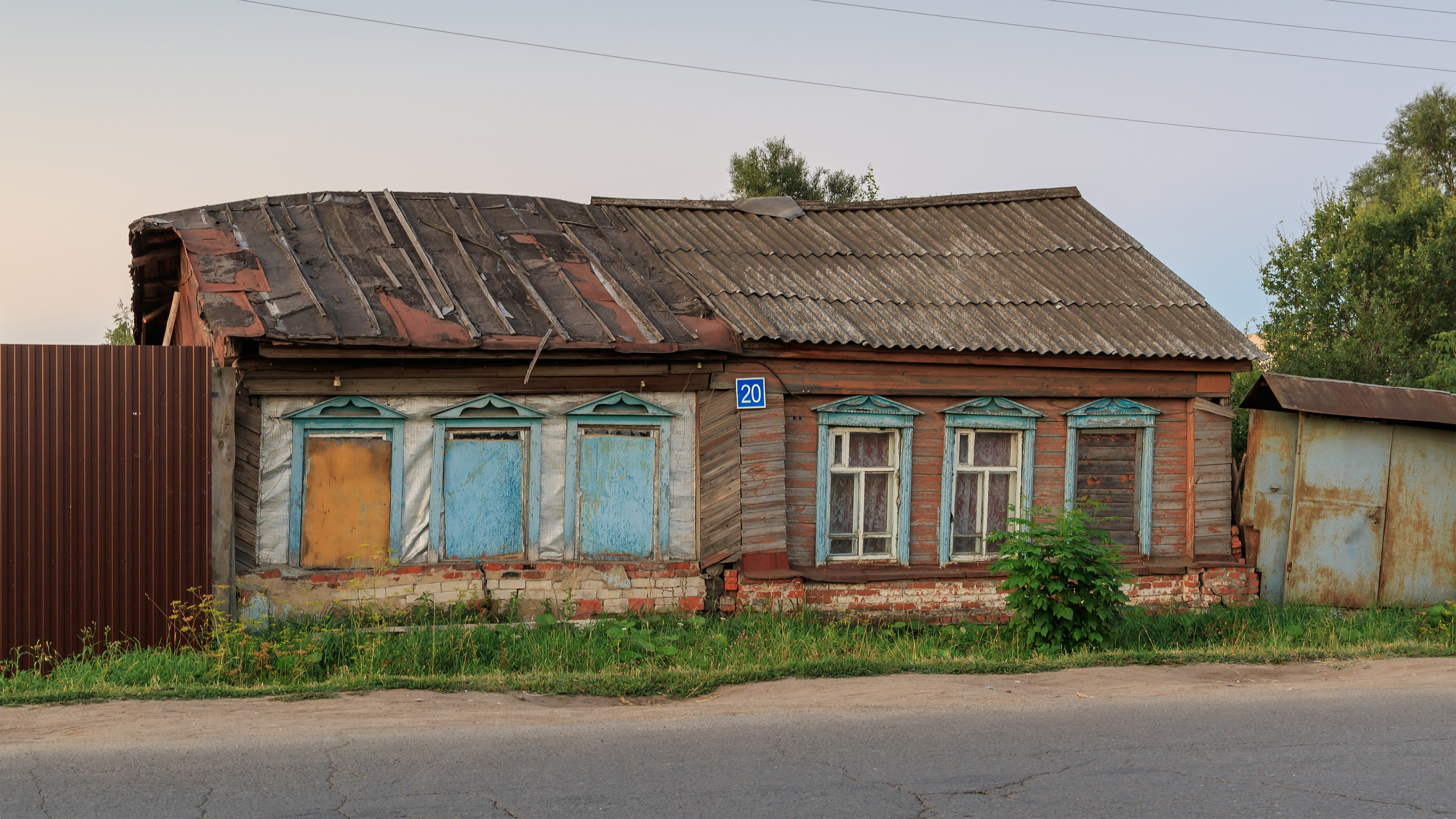 Kanash wooden house at railway 08-2016
