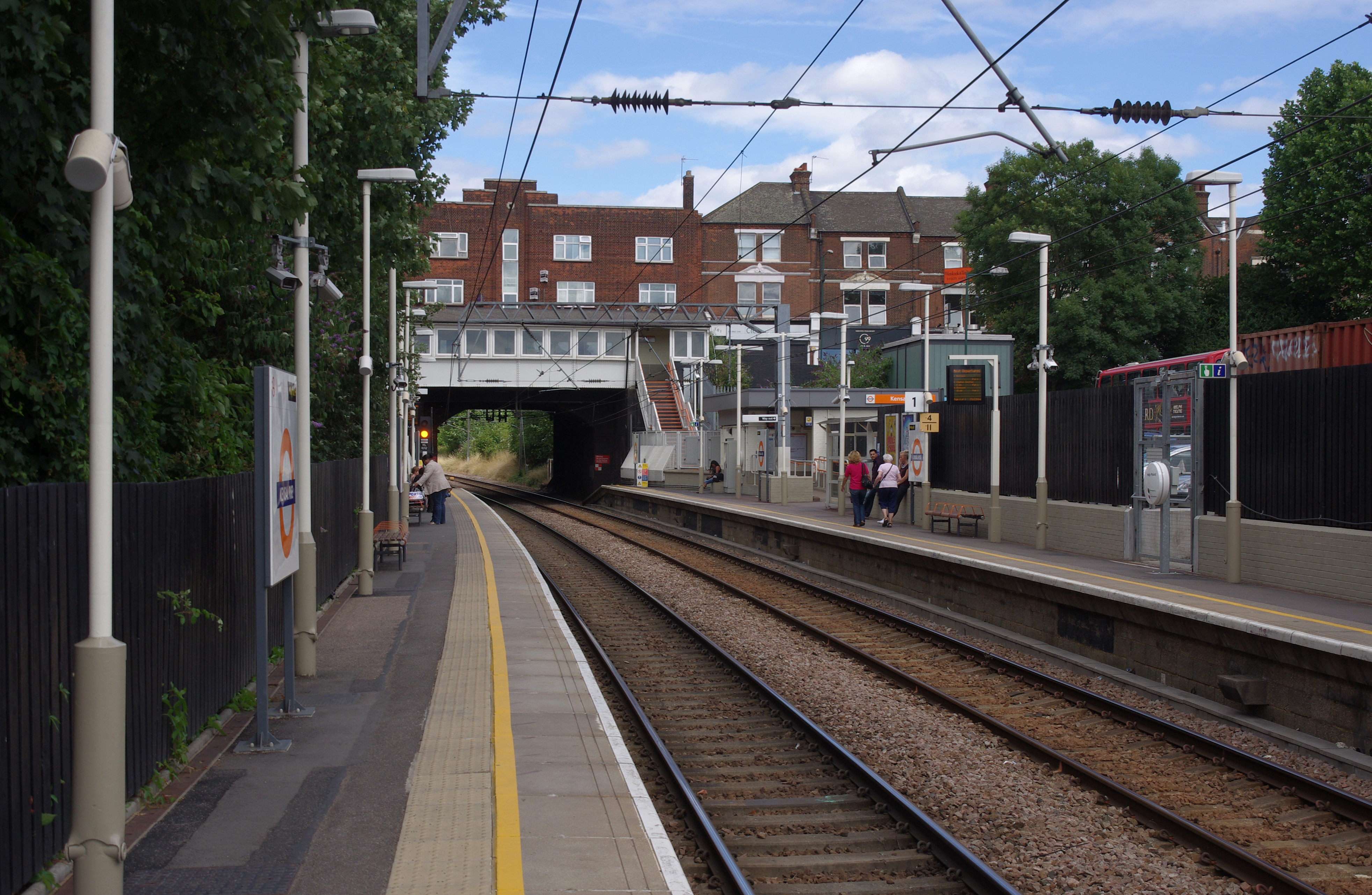 Kensal Rise railway station MMB 02