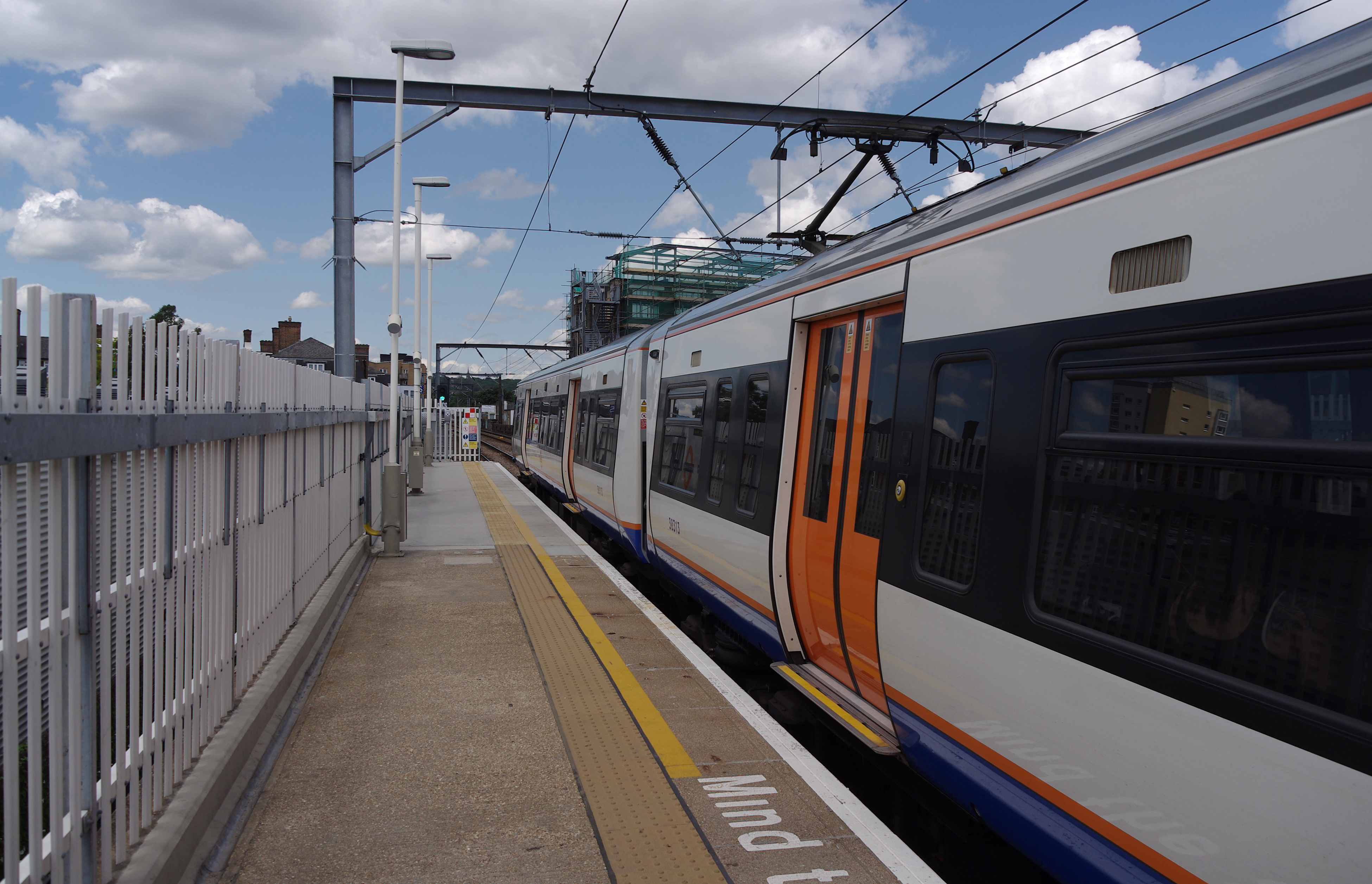 Kentish Town West railway station MMB 01 378213