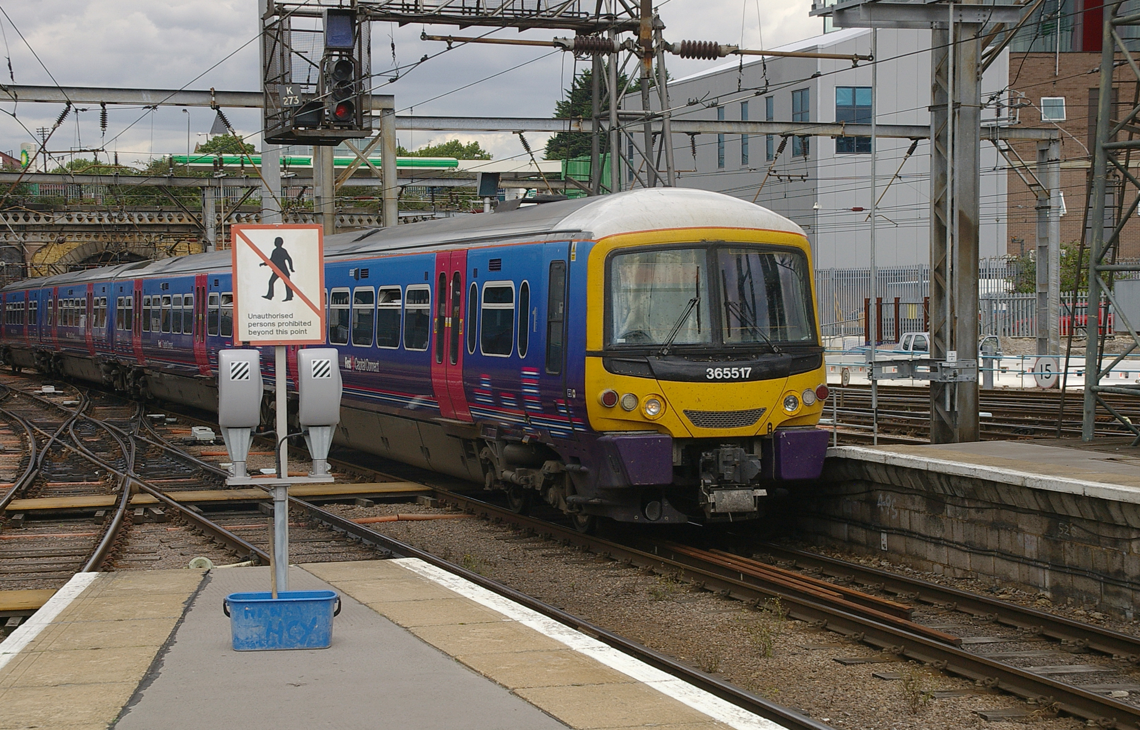 King's Cross railway station MMB 08 365517