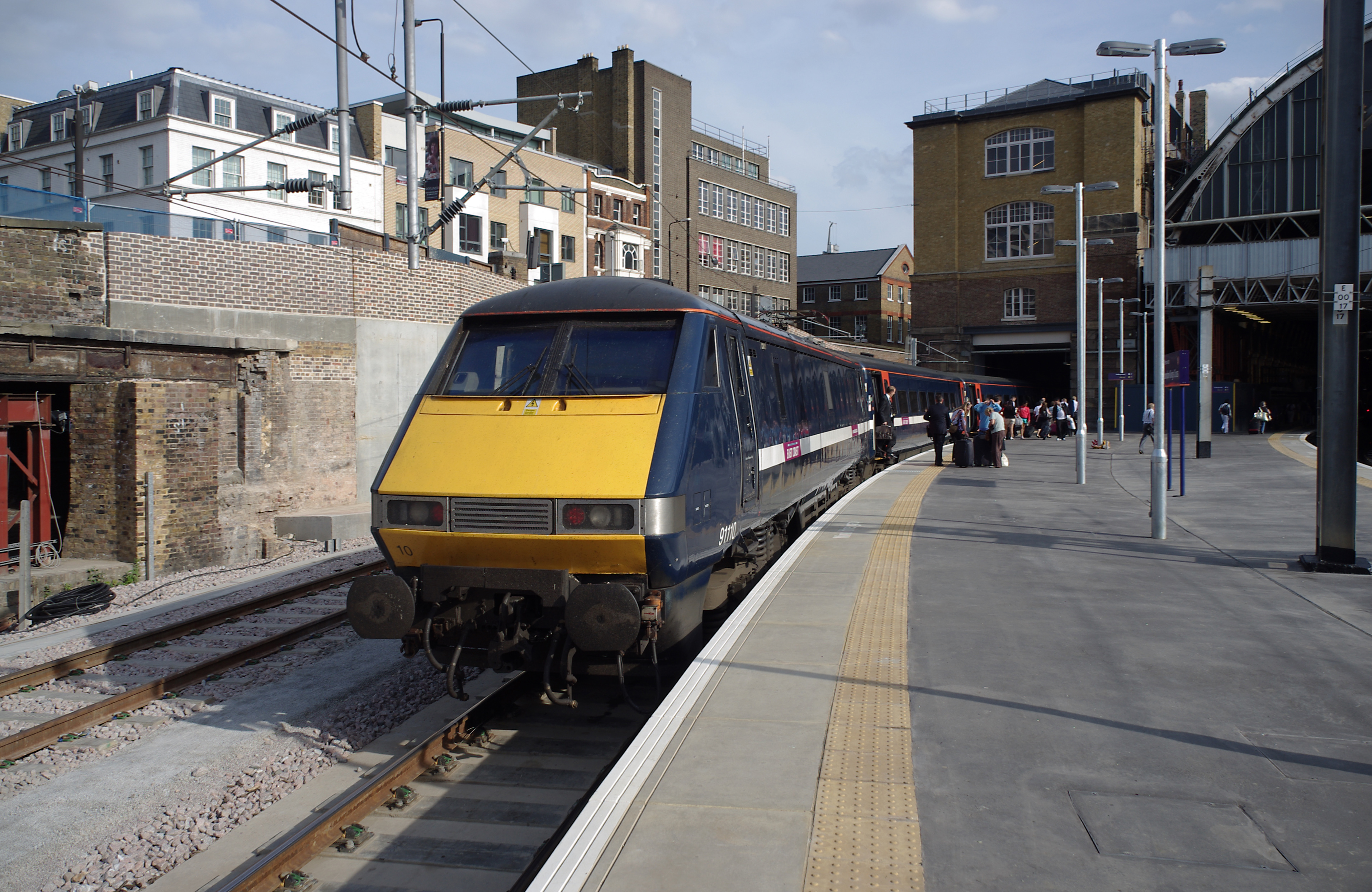 King's Cross railway station MMB 30 91110