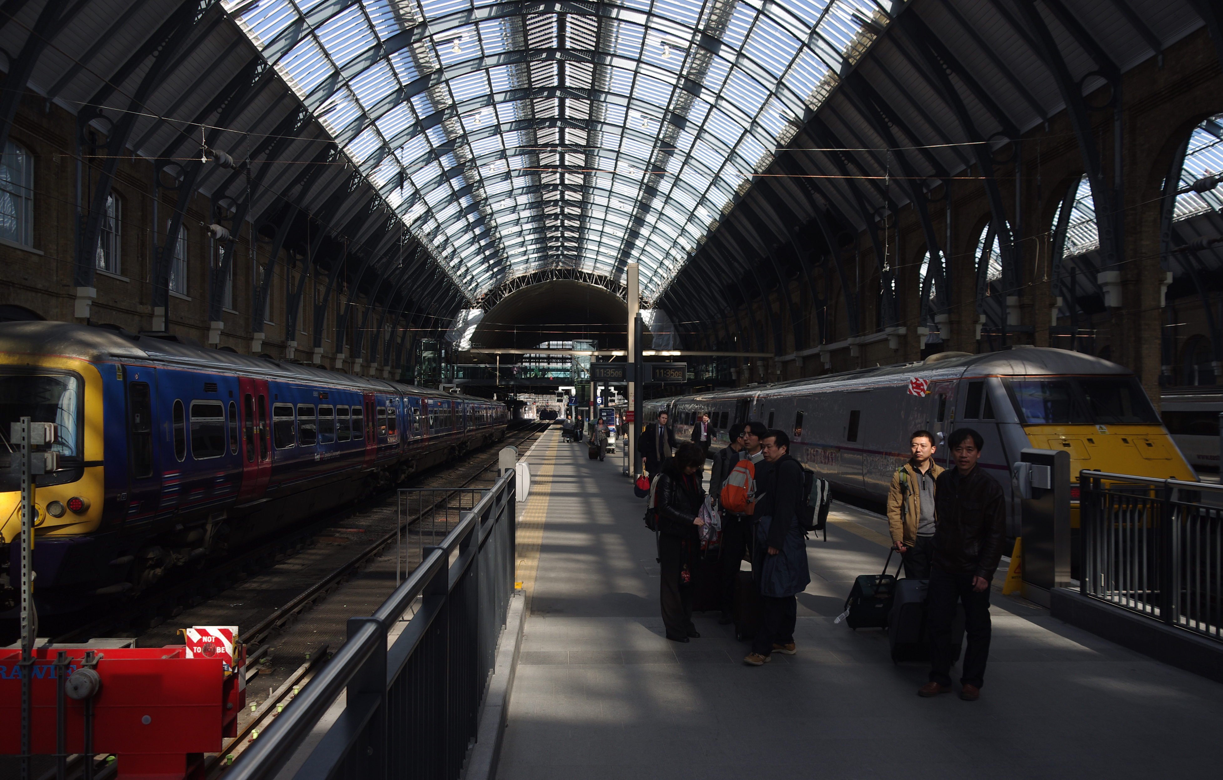 King's Cross railway station MMB 36 365521