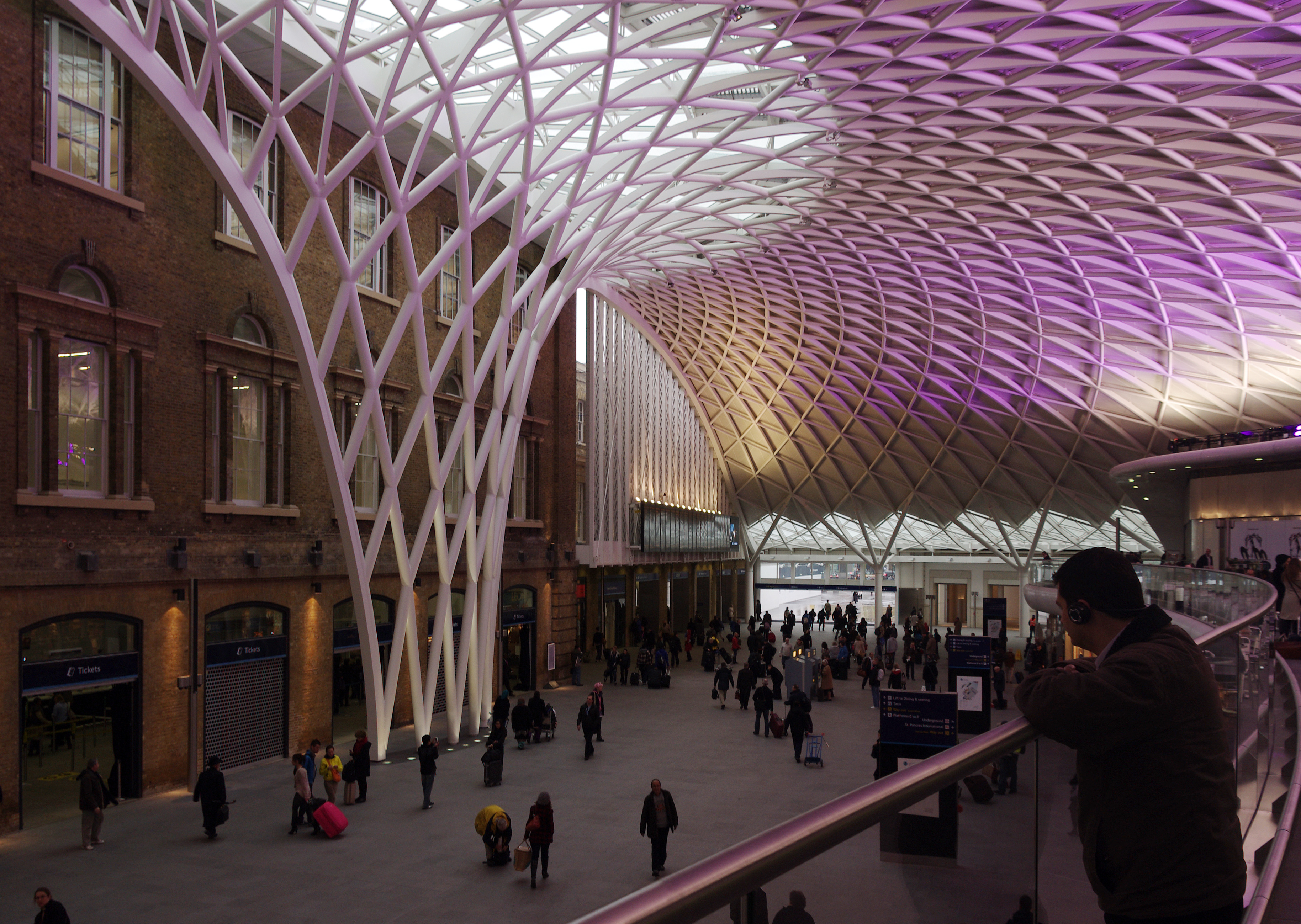 King's Cross railway station MMB 75