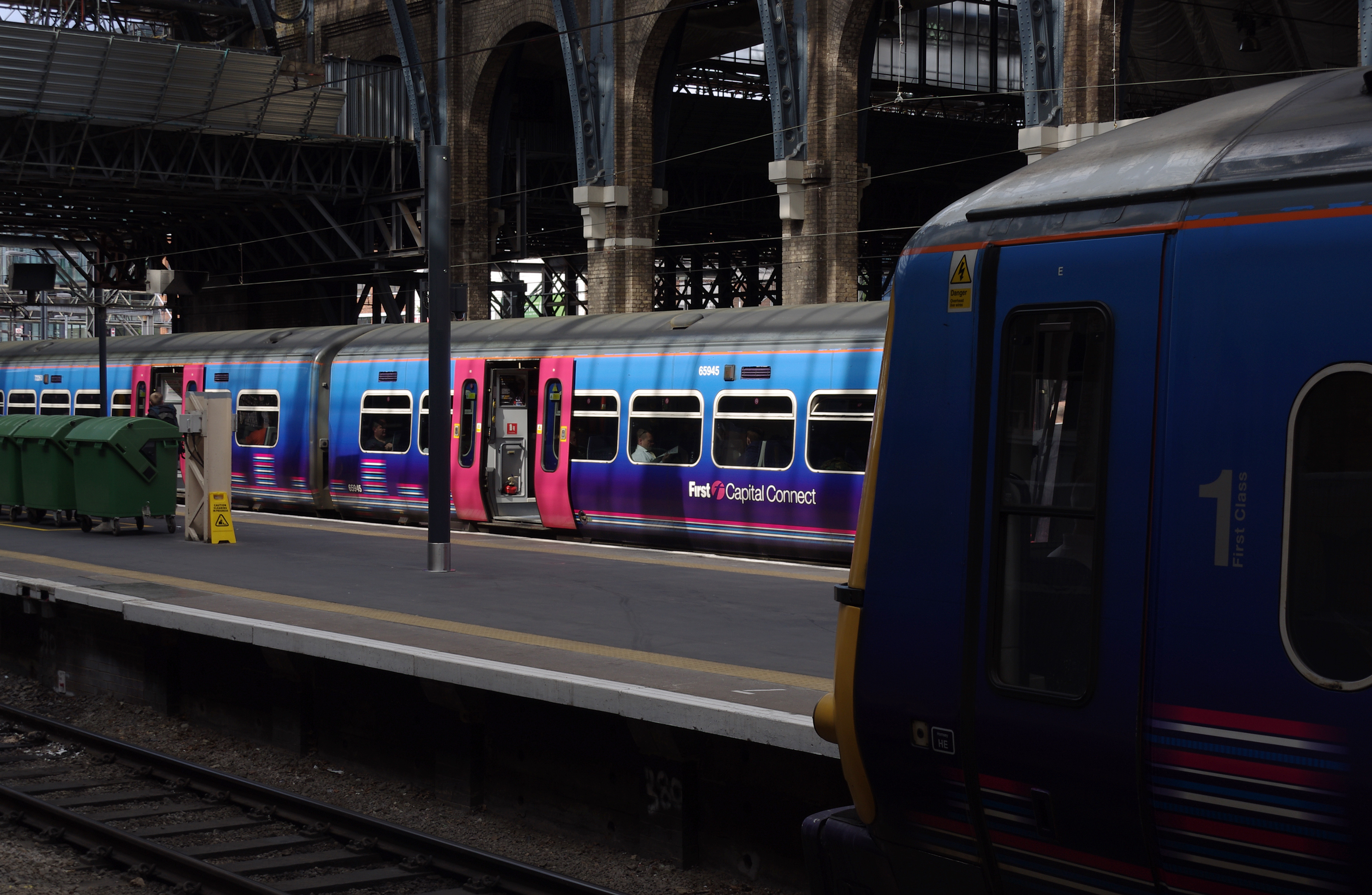 King's Cross railway station MMB 88 365511 365530