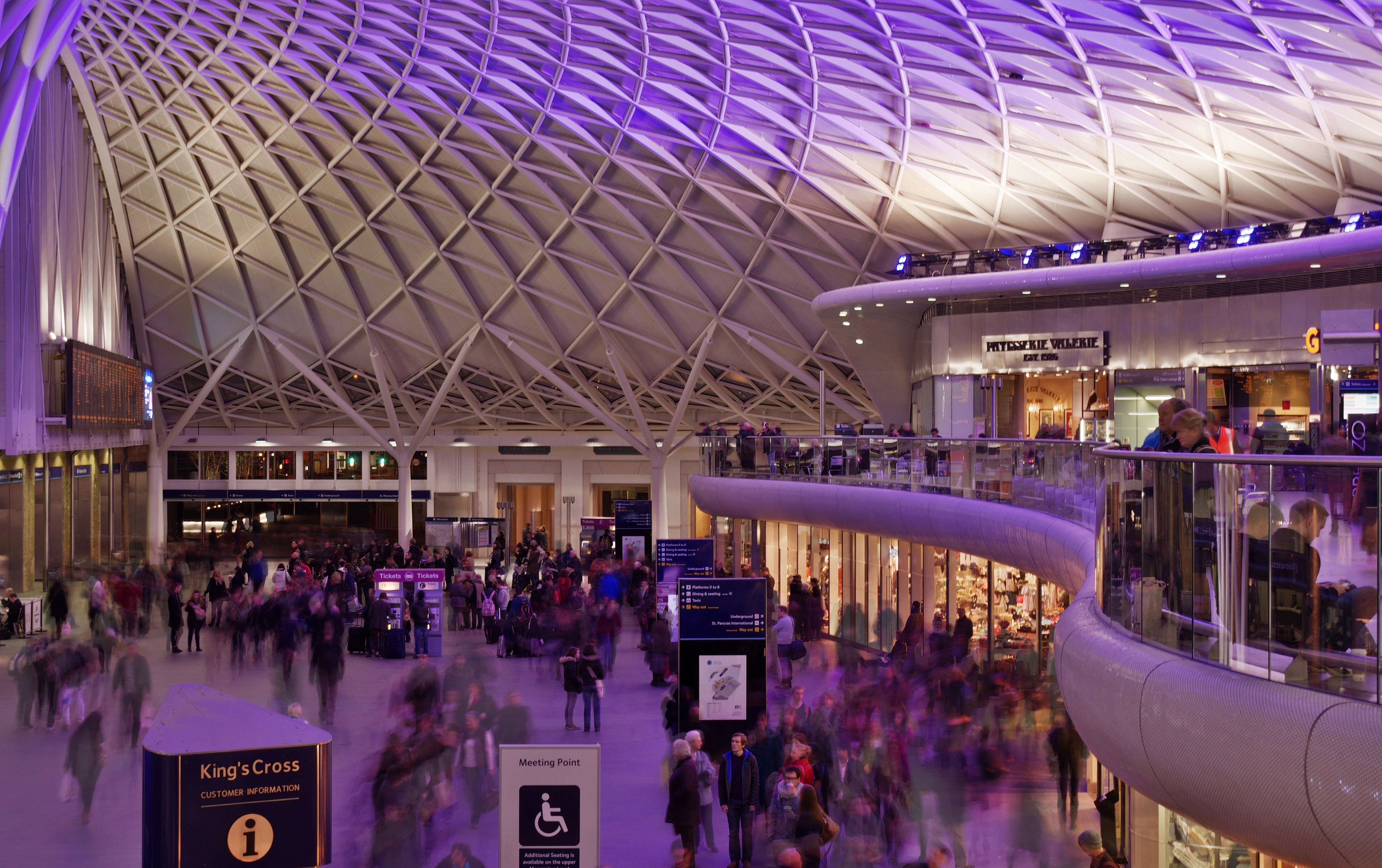 King's Cross railway station MMB C2