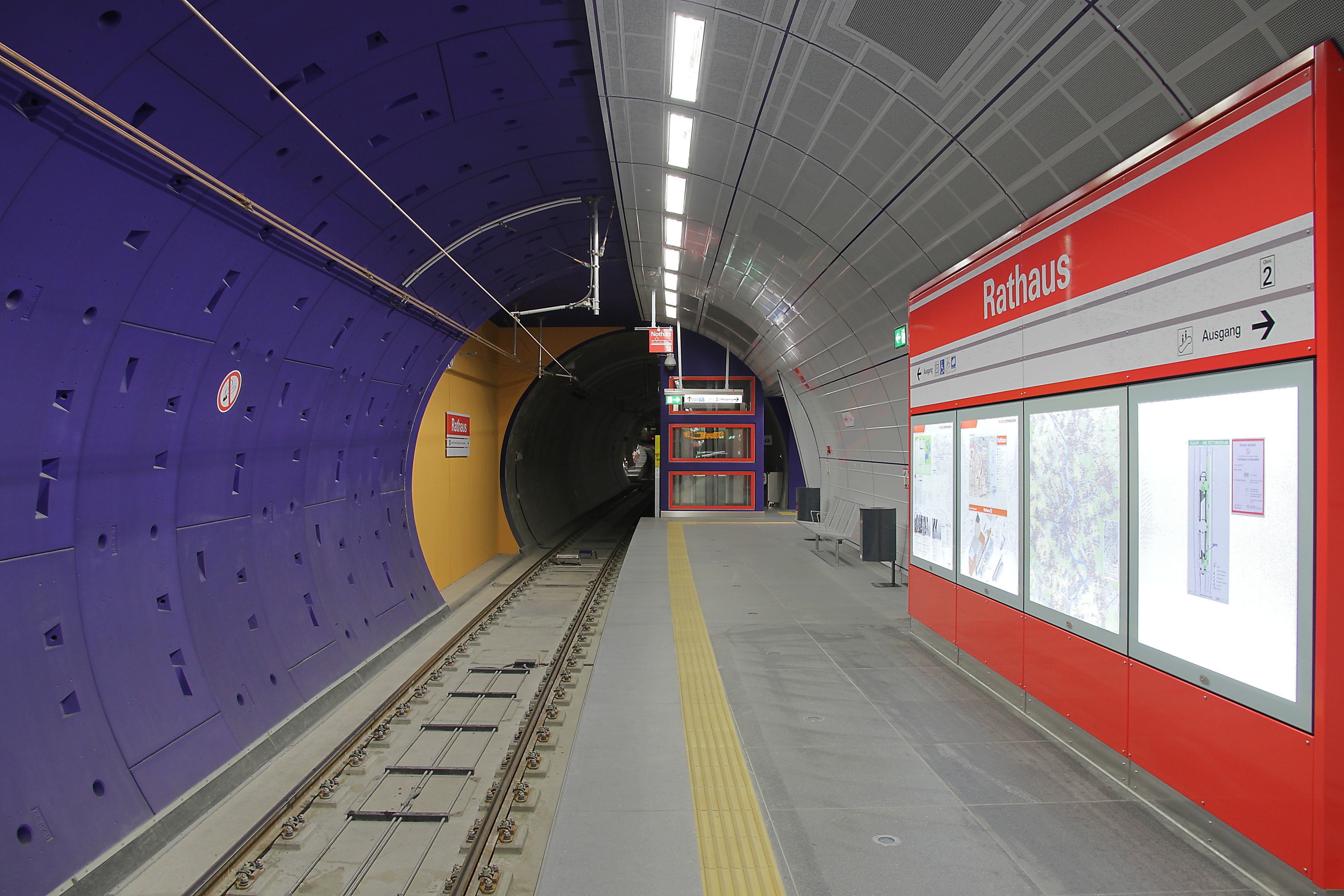 Koeln NSS Rathaus-Bahnsteig