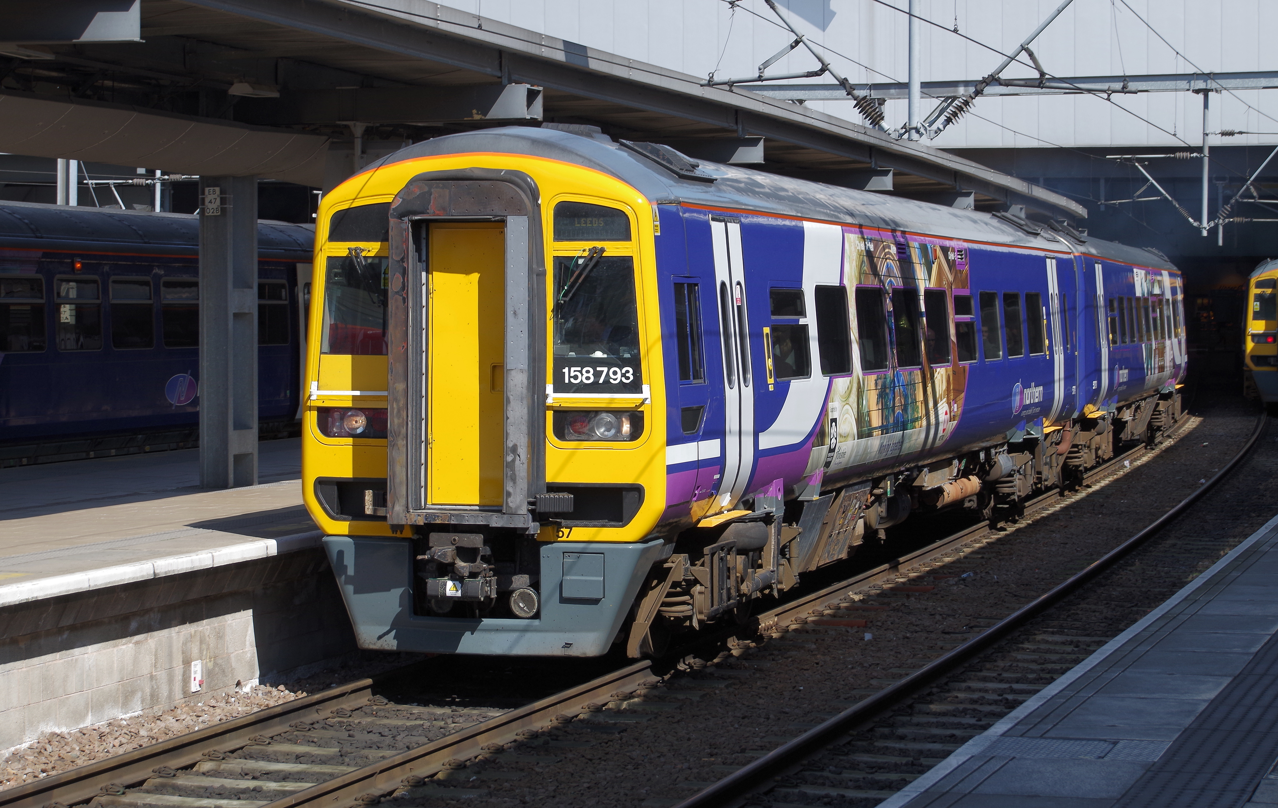 Leeds railway station MMB 52 158793