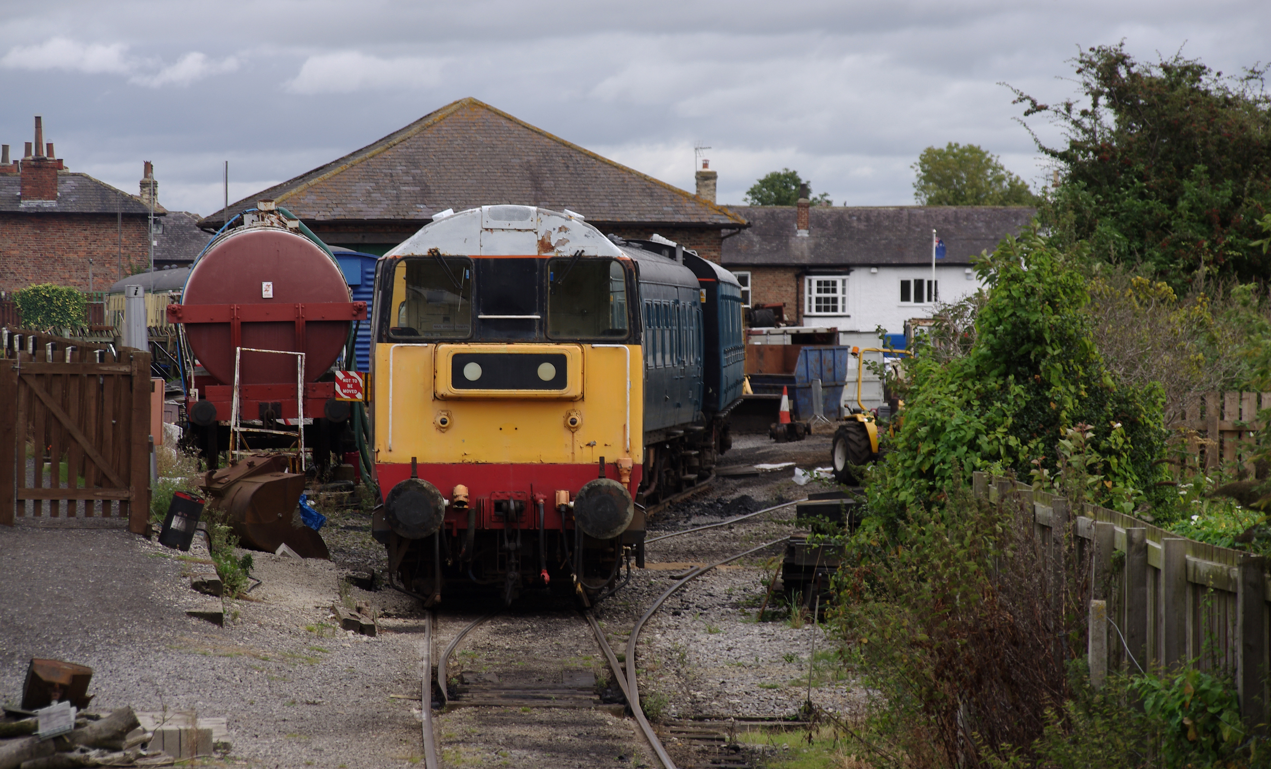 Leeming Bar railway station MMB 14 20166