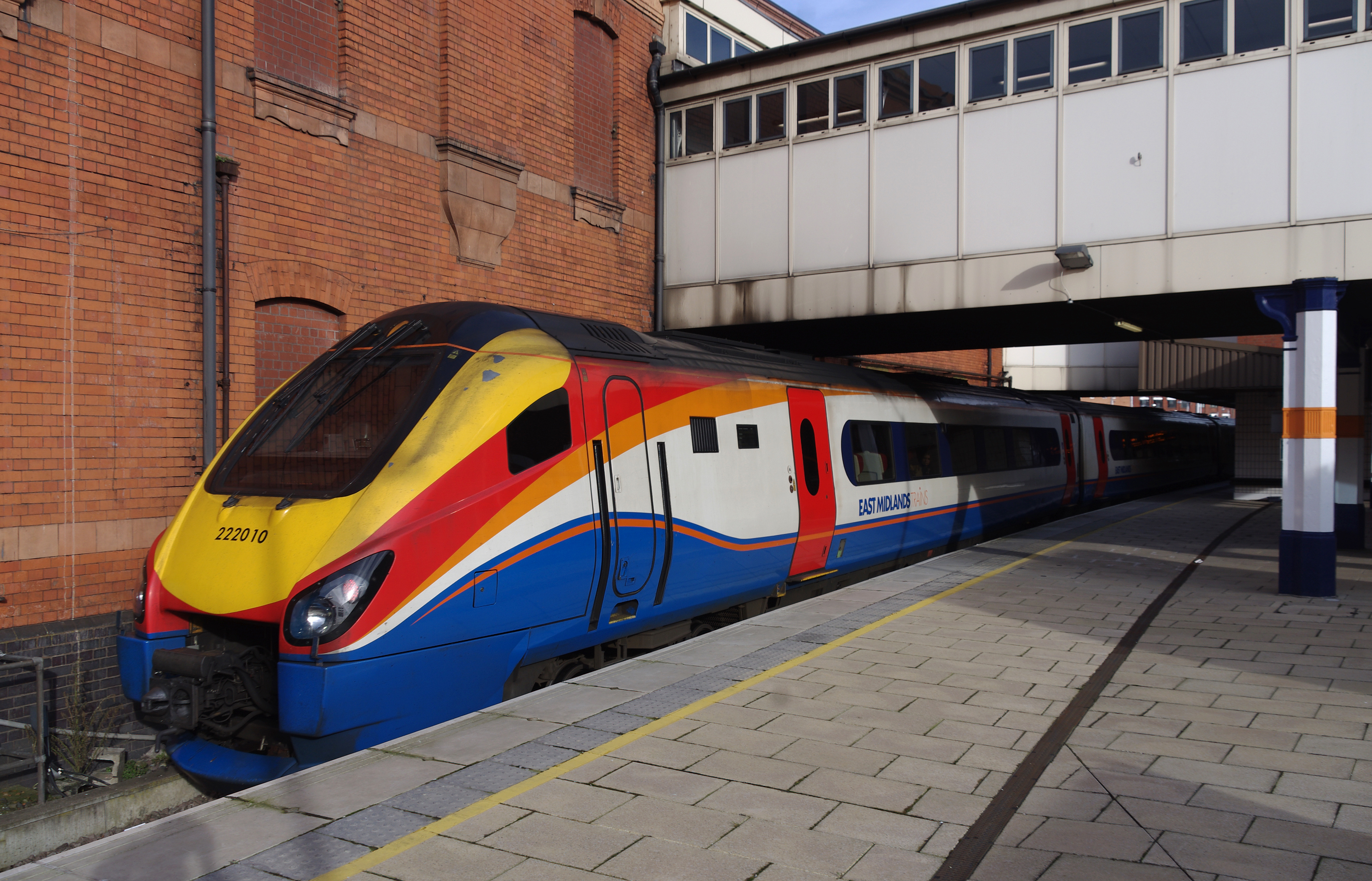 Leicester railway station MMB 11 222010
