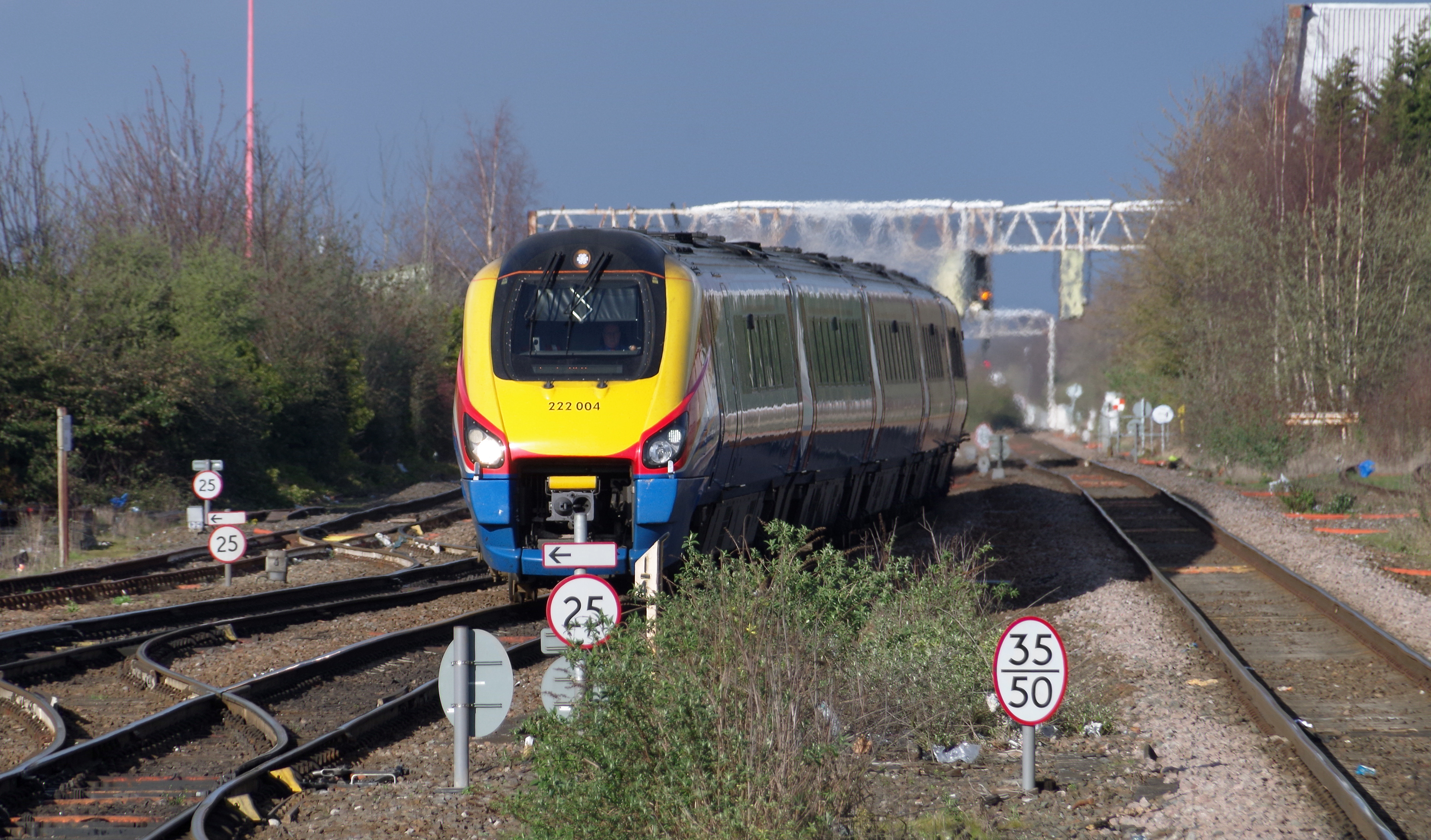 Leicester railway station MMB 24 222004