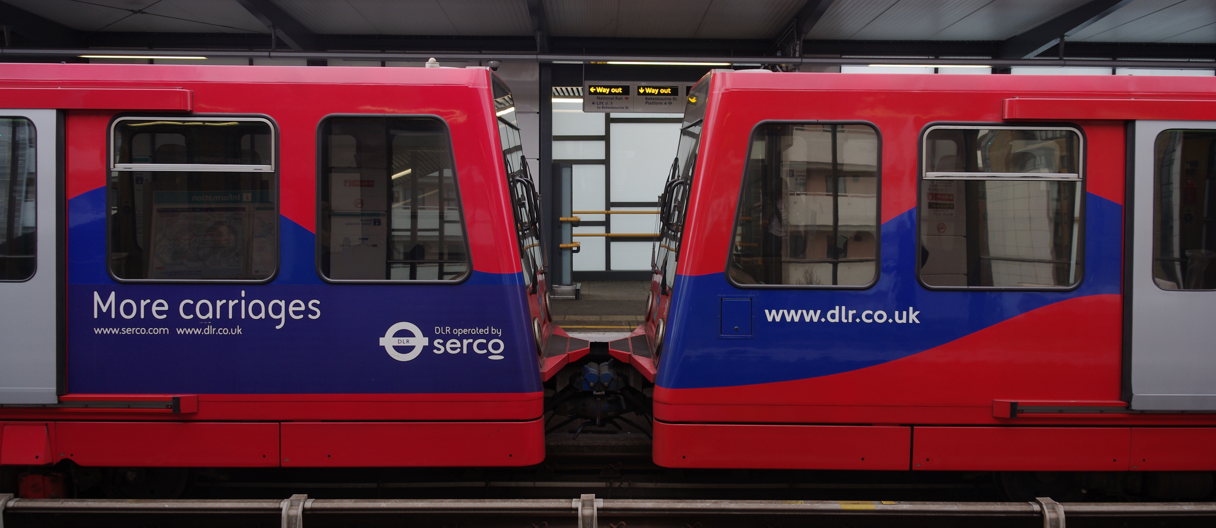 Limehouse station MMB 13 DLR 25 51