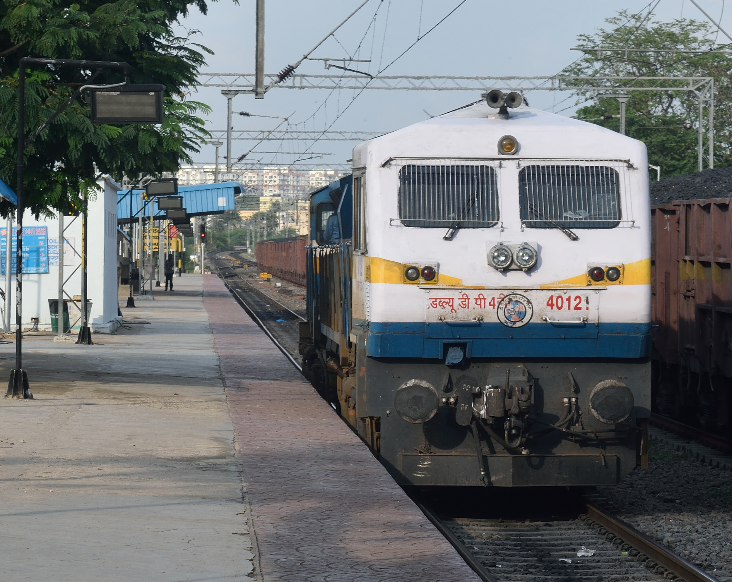 Lingampally rail station WDM4