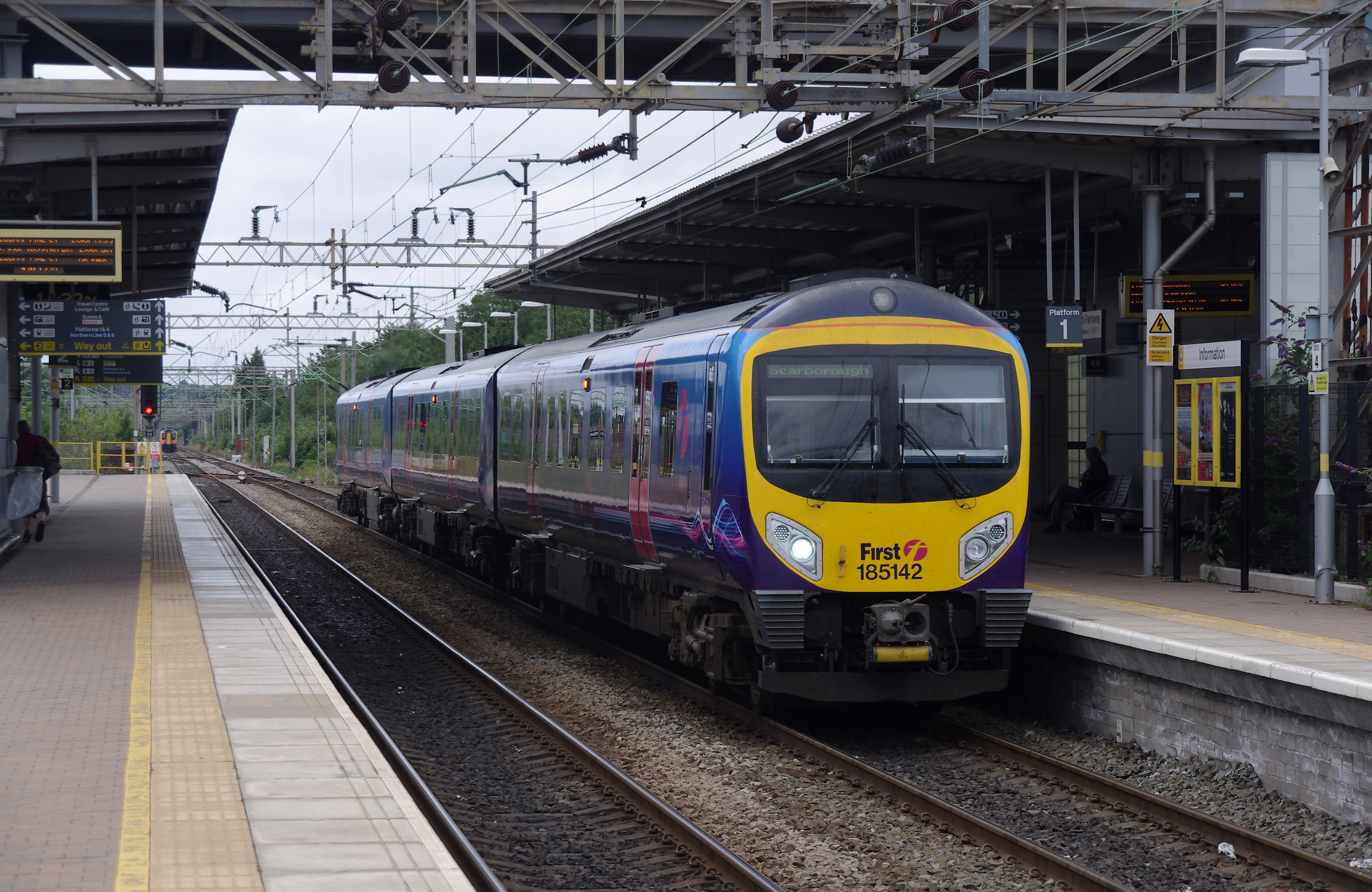 Liverpool South Parkway railway station MMB 09 185142