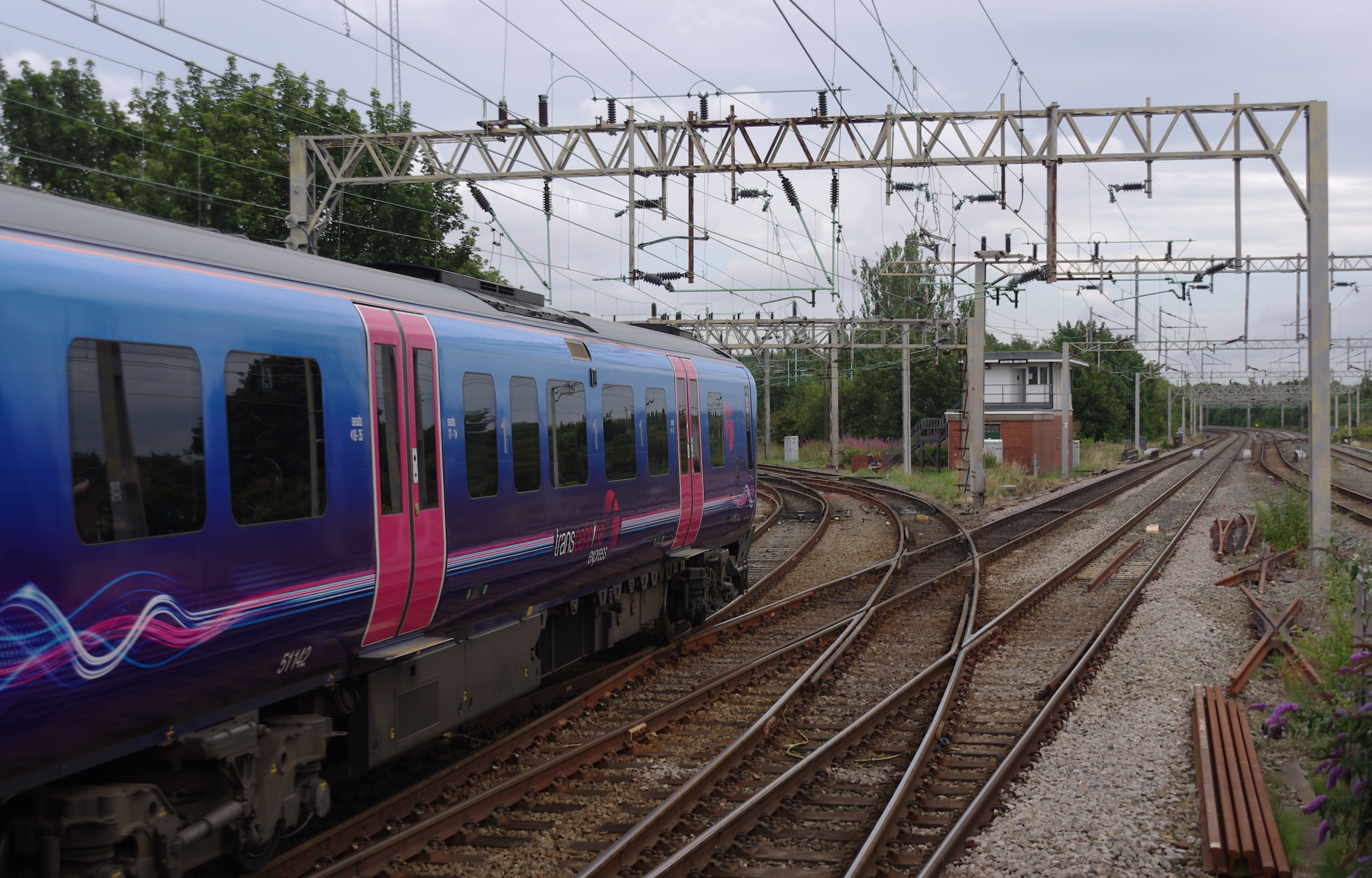 Liverpool South Parkway railway station MMB 11 185142