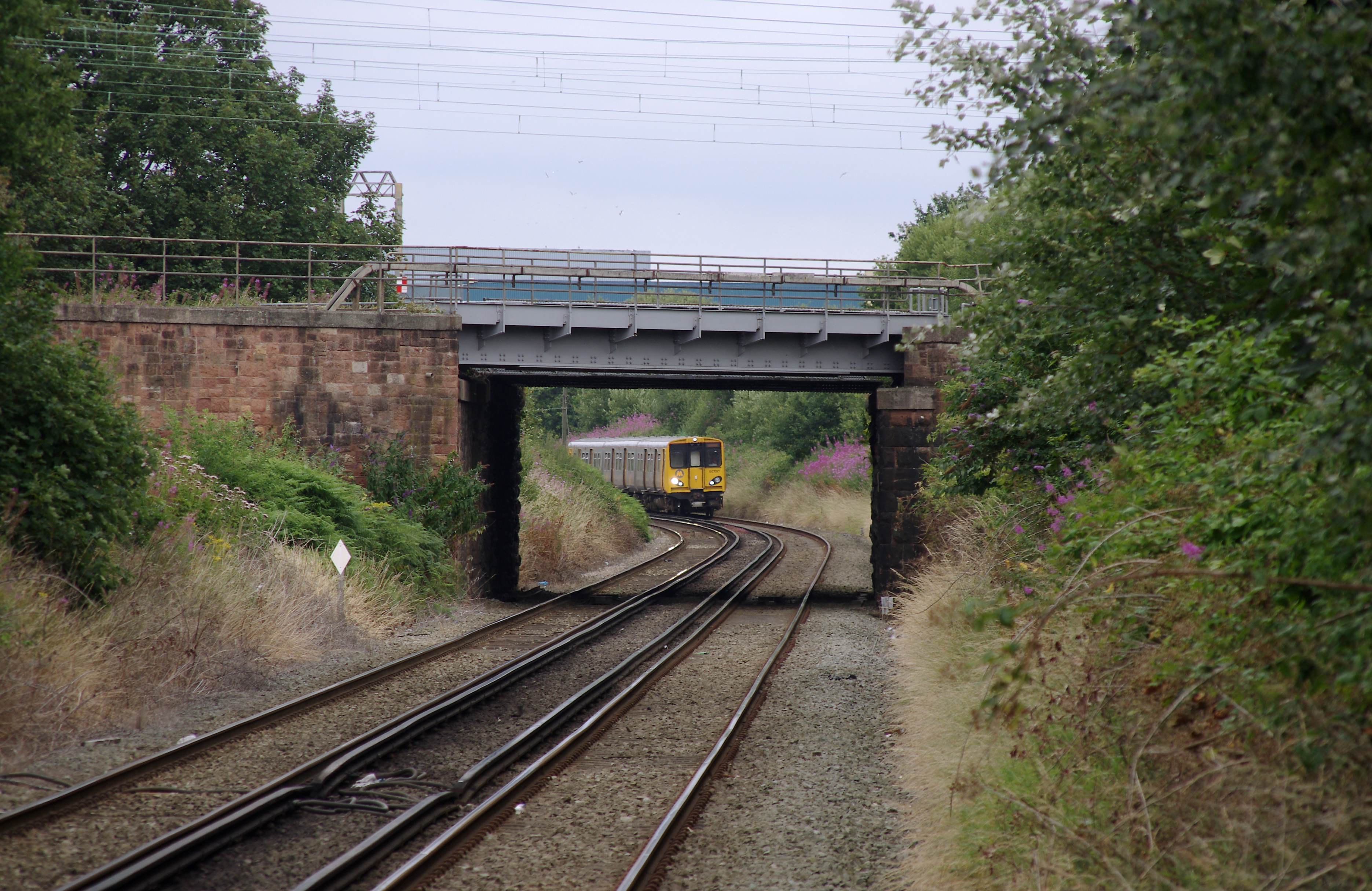 Liverpool South Parkway railway station MMB 30 507017